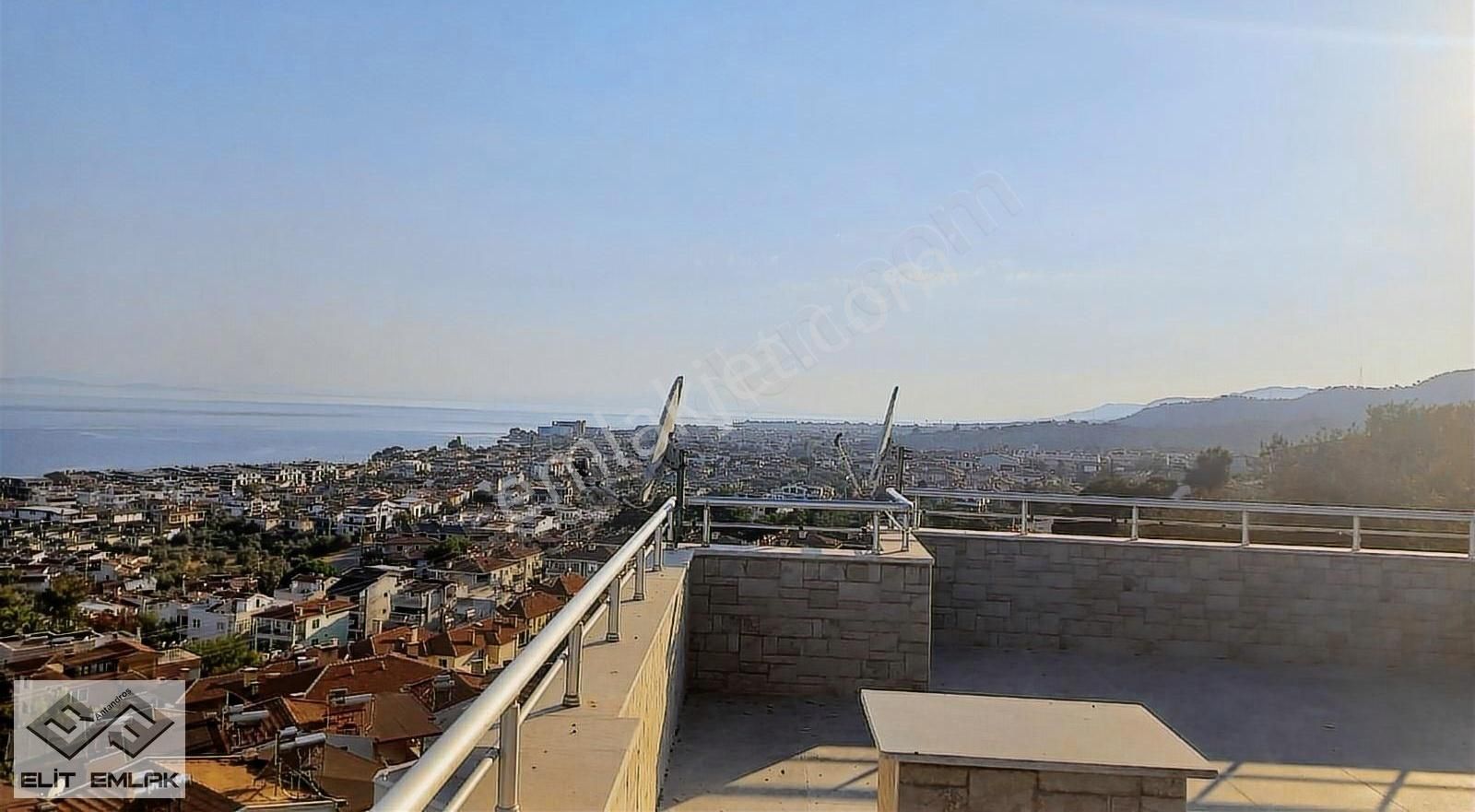 Altınoluk'ta Satılık 5+1 Muhteşem Manzaralı Daire - Görsel 24