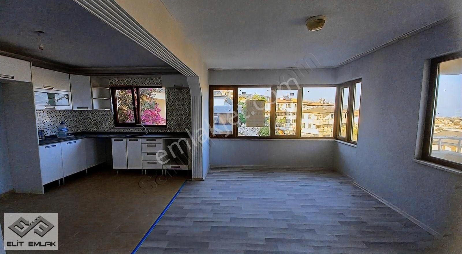 Altınoluk'ta Satılık 5+1 Muhteşem Manzaralı Daire - Görsel 6
