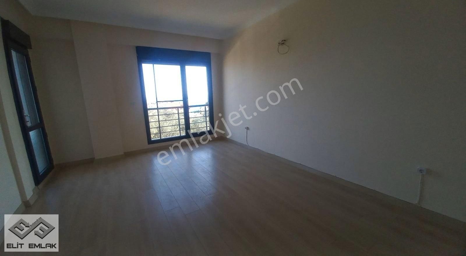 Altınoluk'ta Nezih Sitede Satılık Muhteşem Deniz Manzaralı Daire - Görsel 7