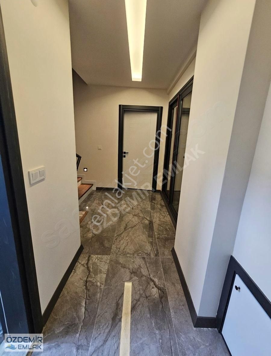 Özdemir Emlaktan Merkezde Satılık Geniş Ferah 4+1 Villalar - Görsel 3