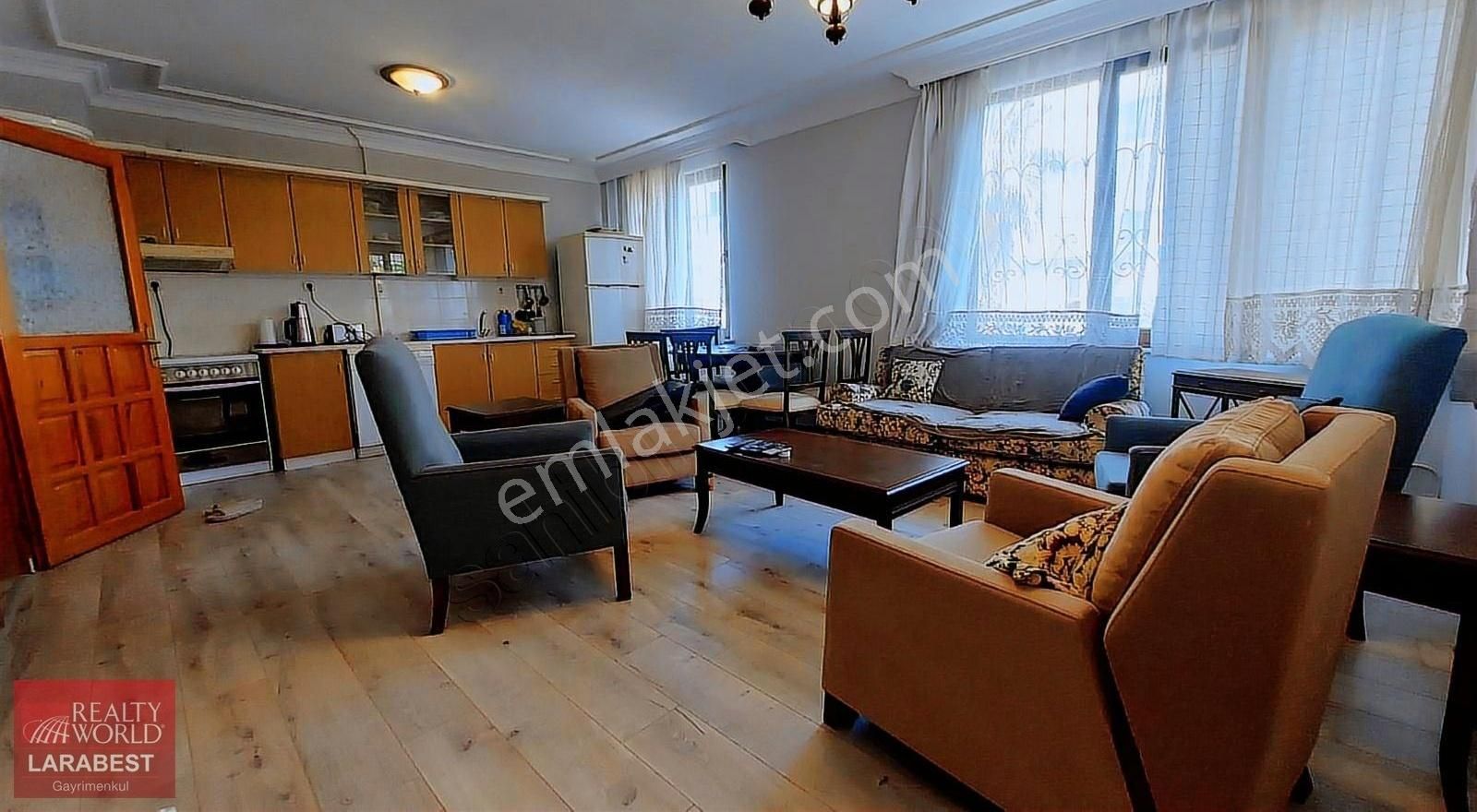 Güzeloba'da Denize Çok Yakın Full Eşyalı Temiz 2+1 Kiralık Daire