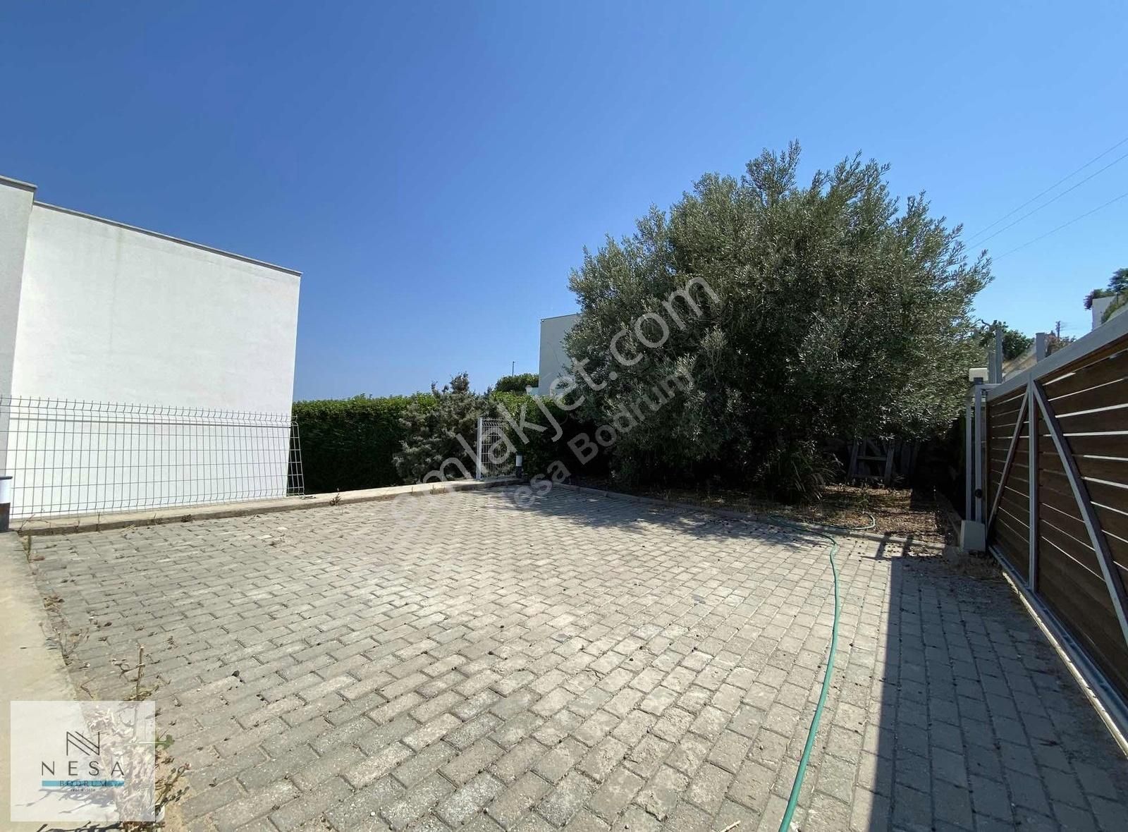 Muğla Bodrum Ortakent Merkez Müstakil Havuzlu 5+1 Kiralık Villa
