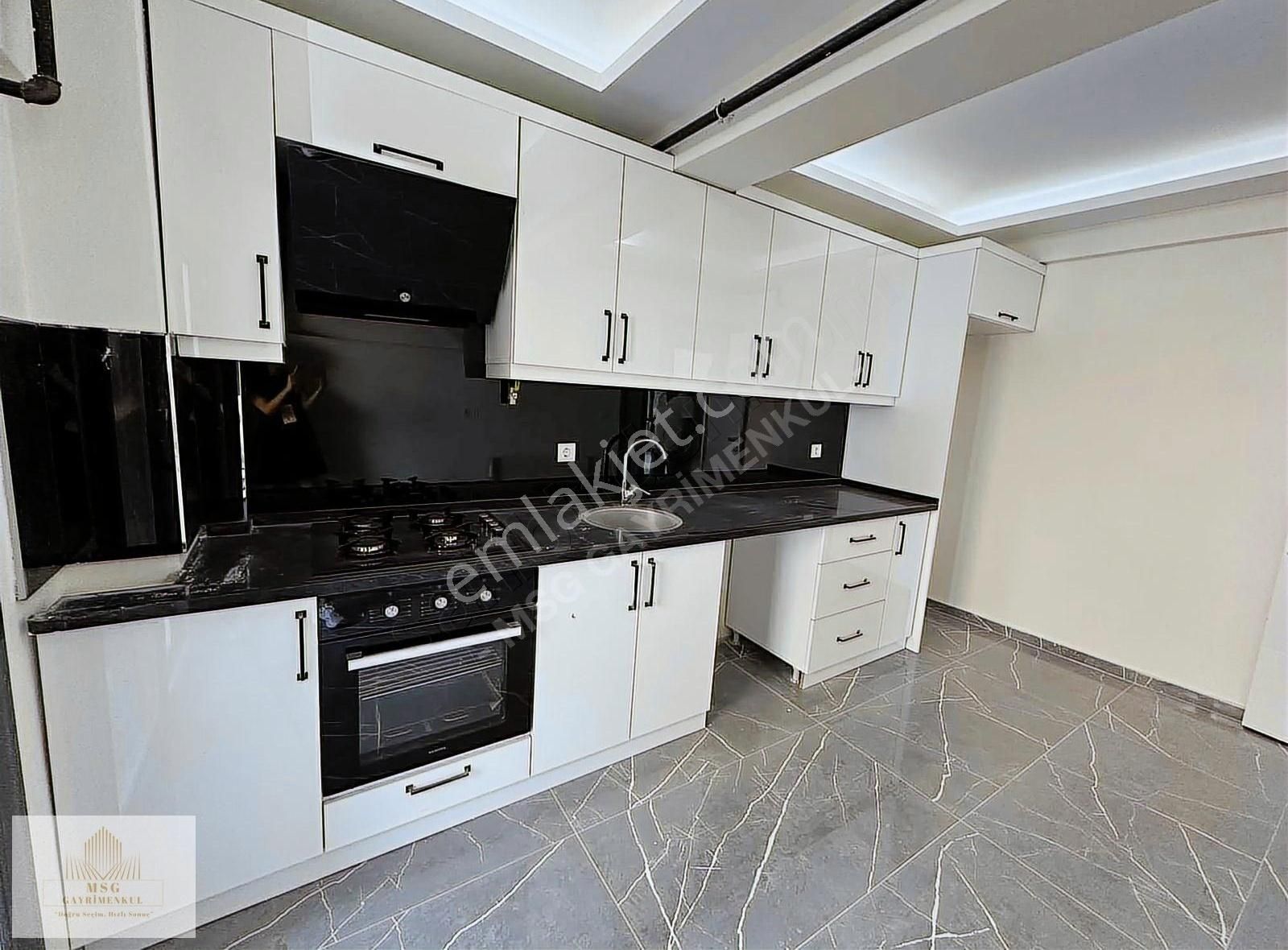 Msg'den Gülyakada Sıfır Binada Otoparklı Asansörlü 2+1 Daire - Görsel 28