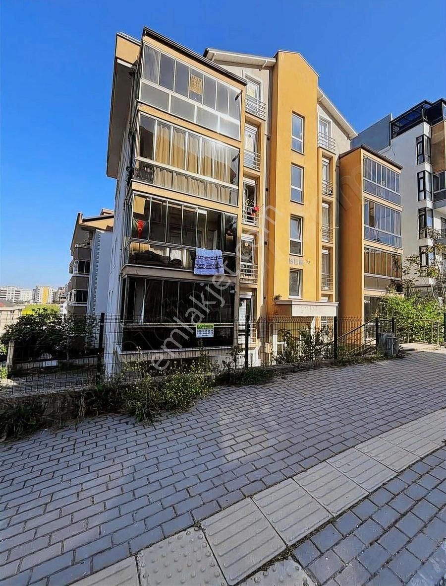 Yüksek Kredi İmkanı İle Satılık 2+1 Ayrı Mutfak Daire