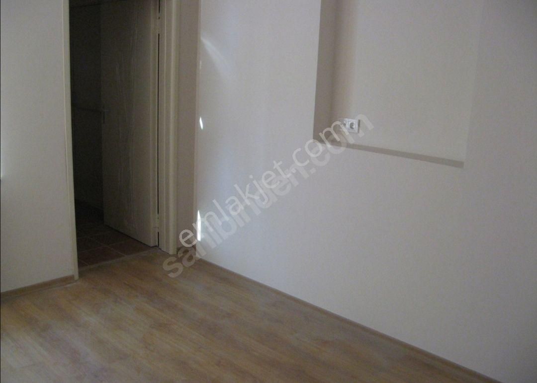 Ümraniye Site Mahallesi Site İçi Kiralık Daire Ev Cadde Okul Yürüme Mesafesi Metro Yürüme Mesafesi - Görsel 11