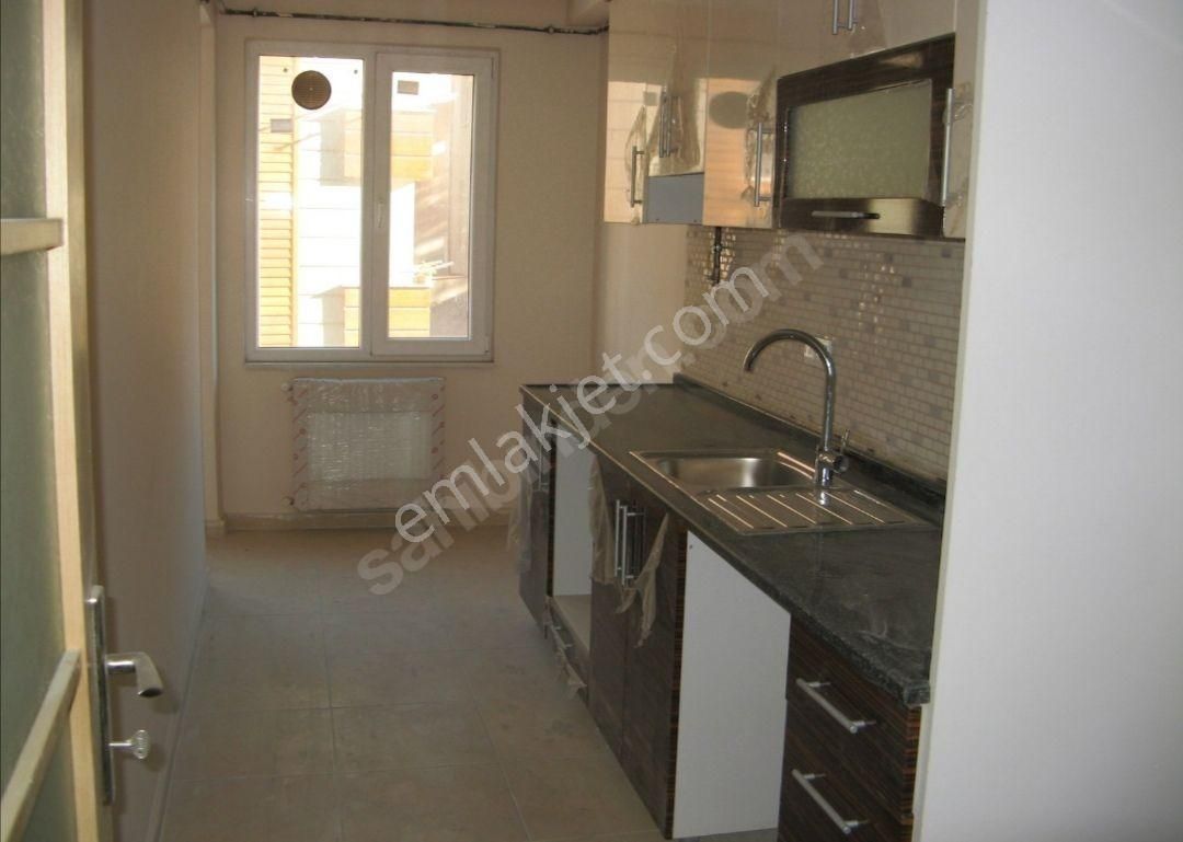 Ümraniye Site Mahallesi Site İçi Kiralık Daire Ev Cadde Okul Yürüme Mesafesi Metro Yürüme Mesafesi - Görsel 9