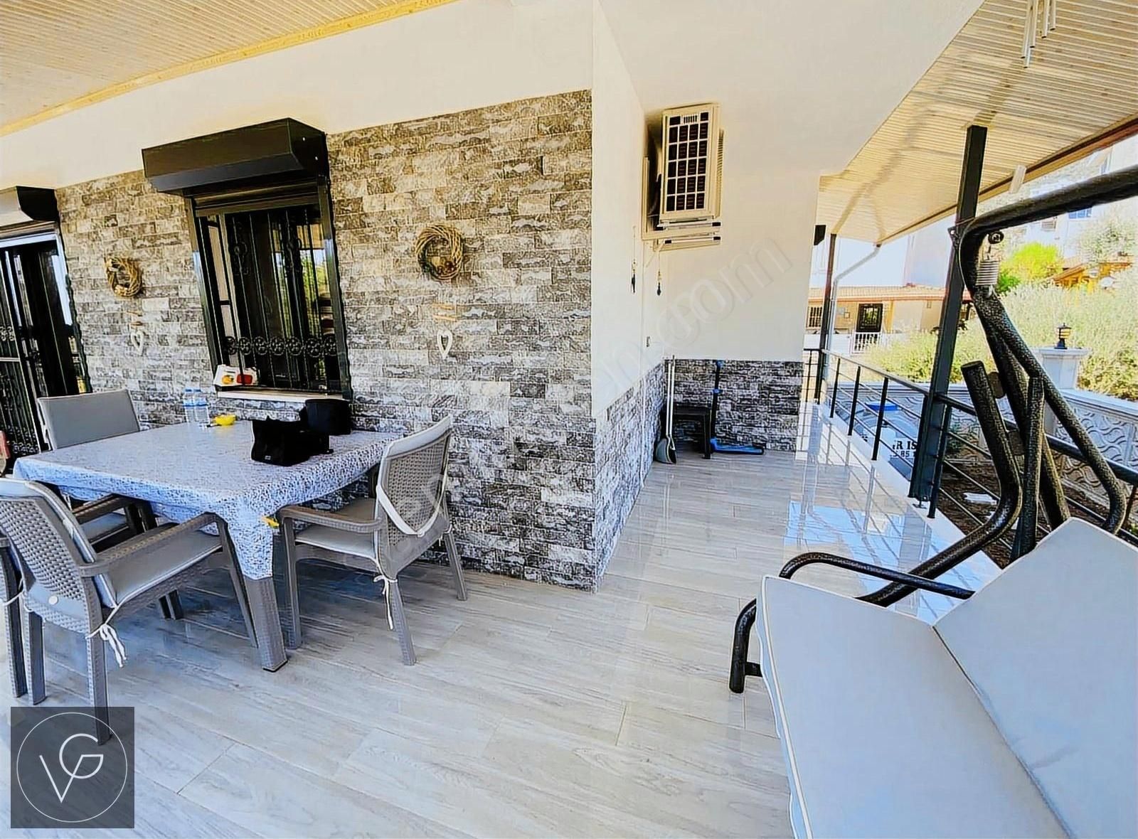 Didim Akbük'te Merkezi Konumda 4+1 Triplex Bahçeli Yazlık - Görsel 4