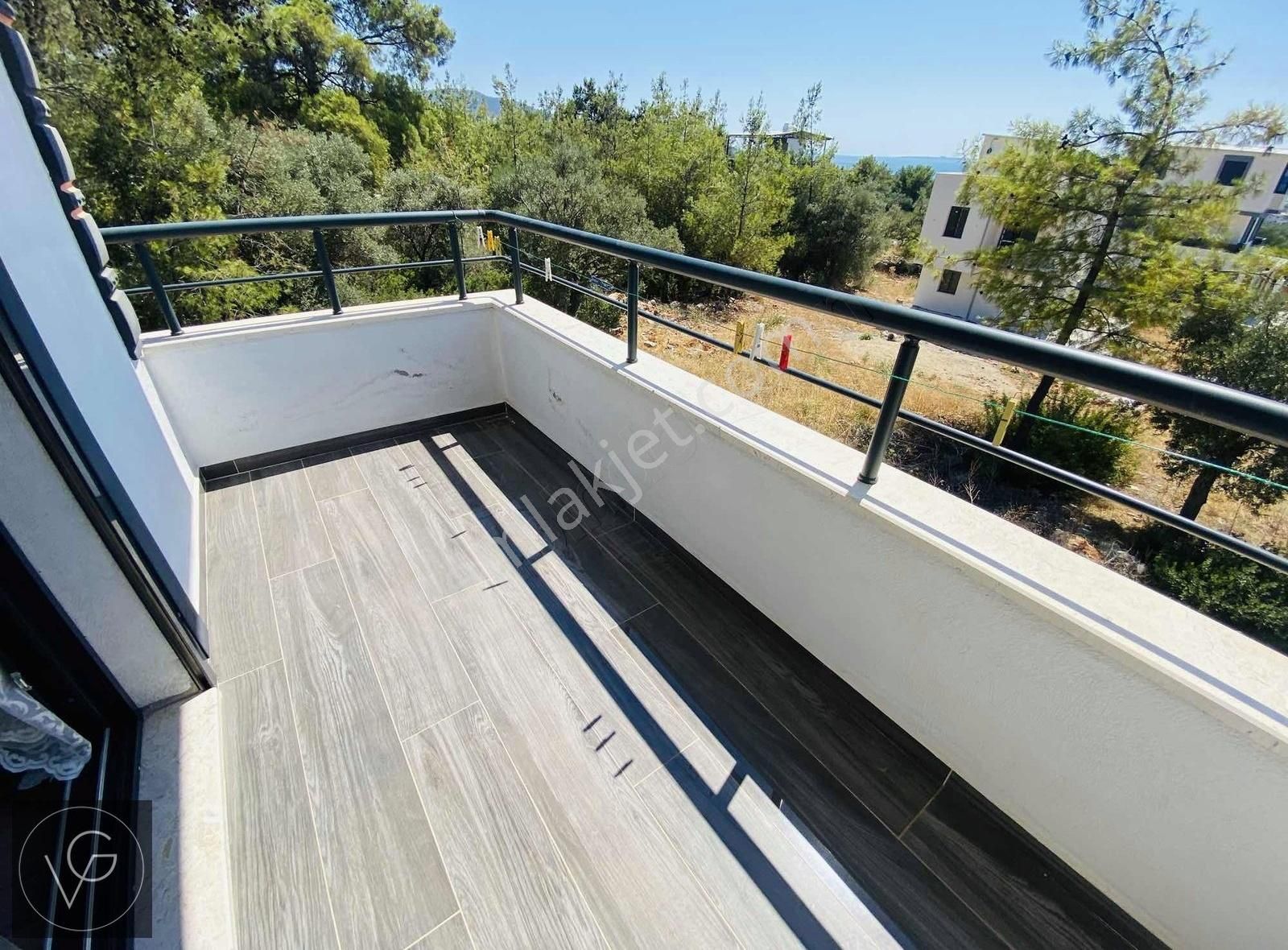 Didim Akbük'te Merkezi Konumda 4+1 Triplex Bahçeli Yazlık - Görsel 8