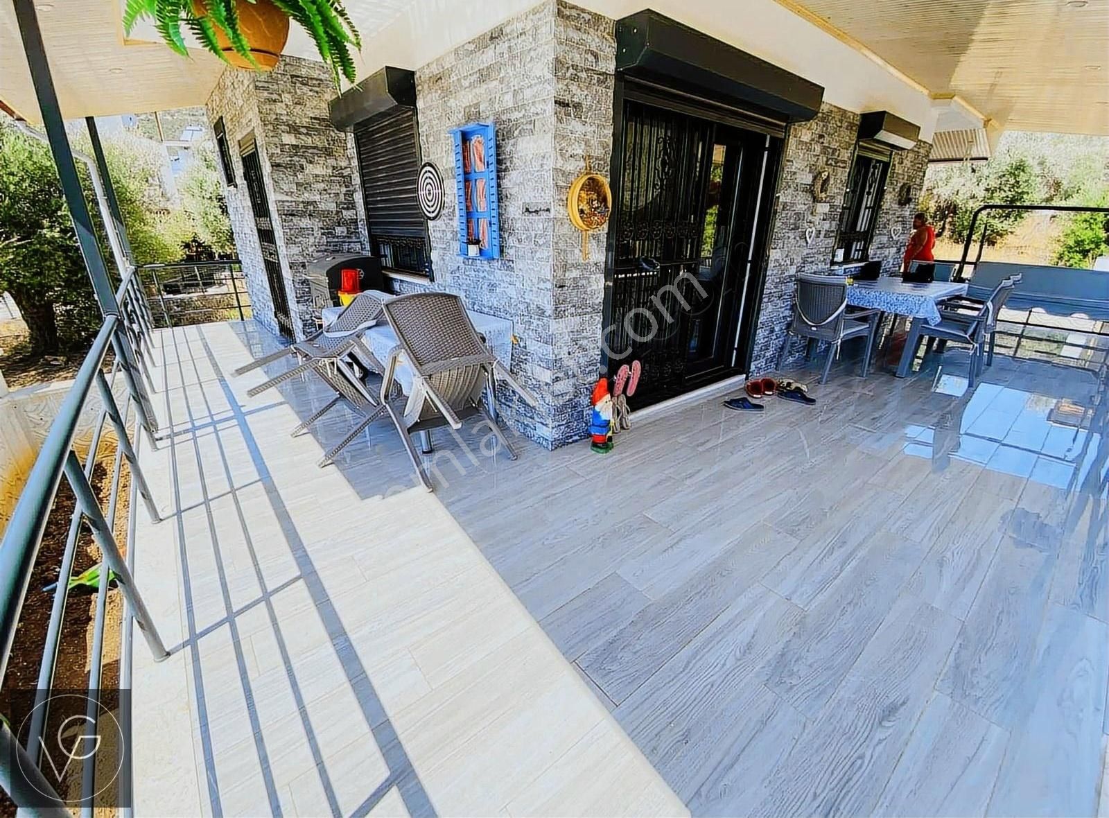 Didim Akbük'te Merkezi Konumda 4+1 Triplex Bahçeli Yazlık - Görsel 9