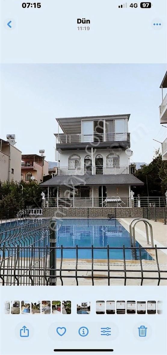 Yeşilovacıkta Site İçi Havuzlu Villa