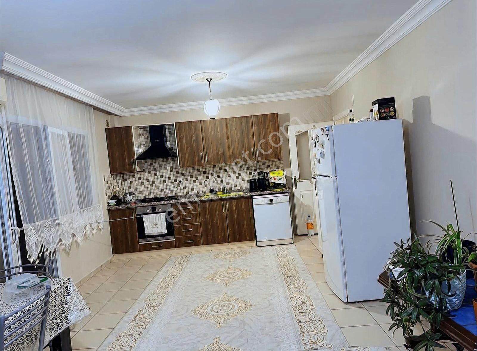 Silifke Atatürk Cad 5+1 Satılık