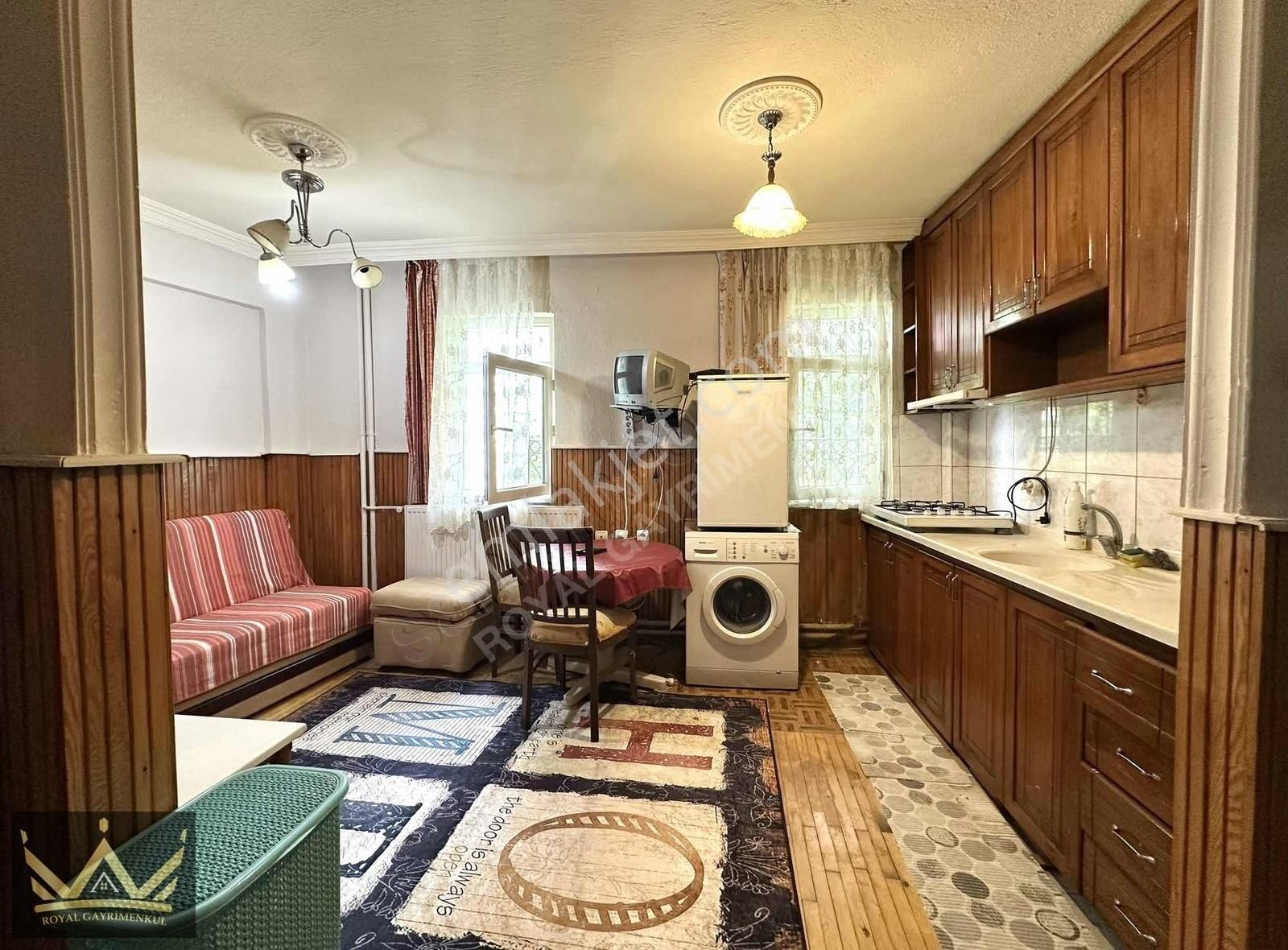 Royal Den Merkezi Konumda Yakıt Dahil Eşyalı Kiralık 2+1