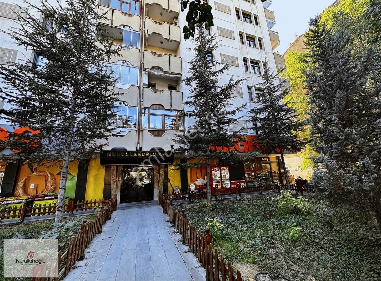 Meram Tren Garı Karşısı Satılık Masrafsız Otoparklı 3+1 Daire