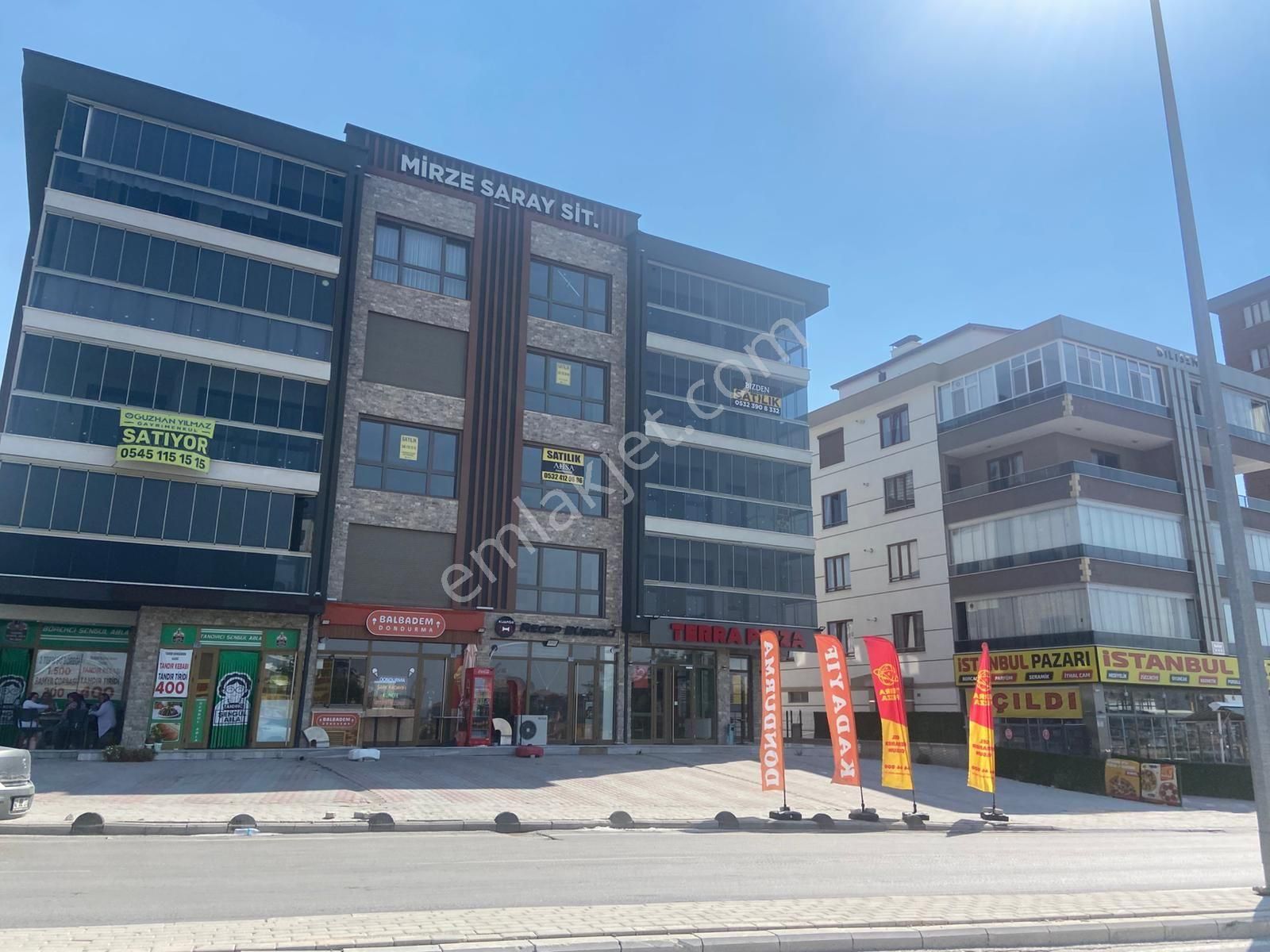 Selçuklu Hocacihan Saray Cd.cephe Satılık Lüks 5+1 Daire