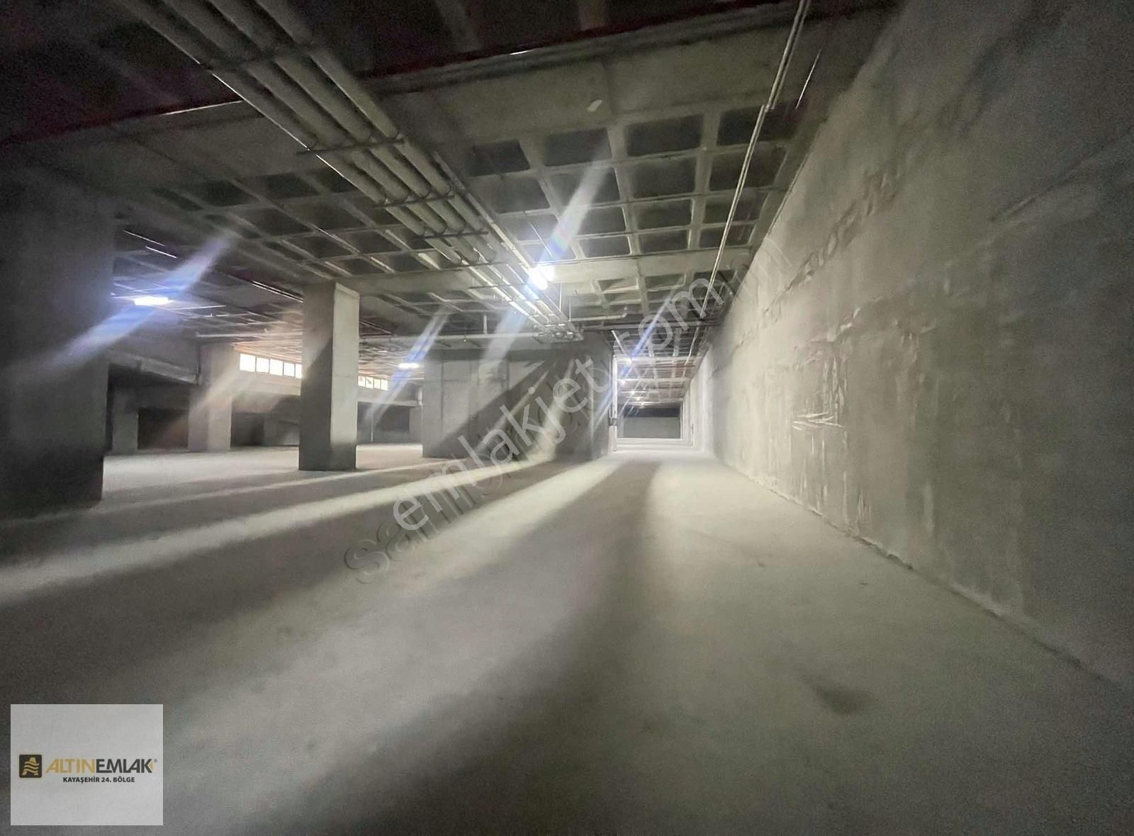 İkitelli De Tır Yanaşır Kiralık İmalat Veya Depo İşyeri - Görsel 26