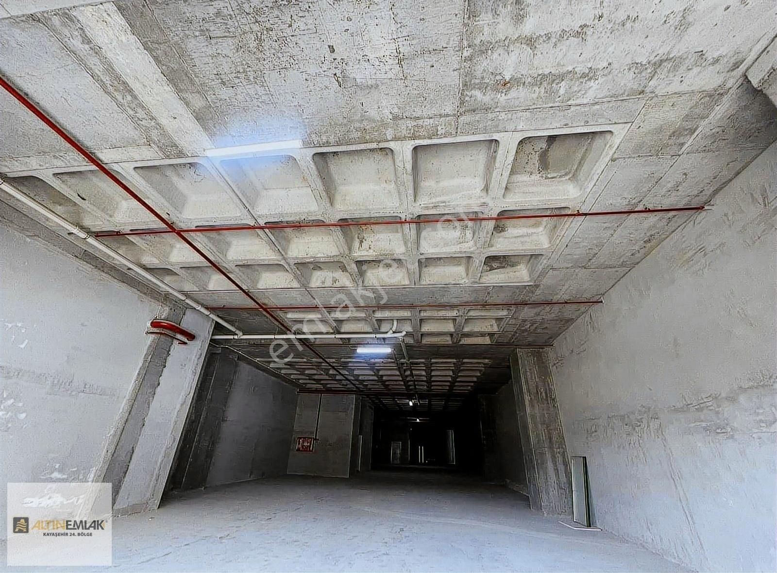 İkitelli De Tır Yanaşır Kiralık İmalat Veya Depo İşyeri - Görsel 9