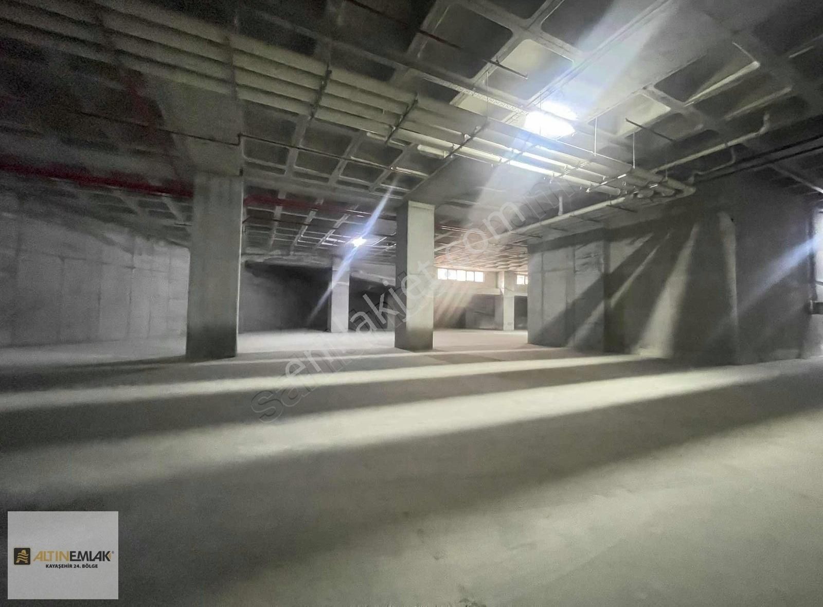 İkitelli De Tır Yanaşır Kiralık İmalat Veya Depo İşyeri - Görsel 17