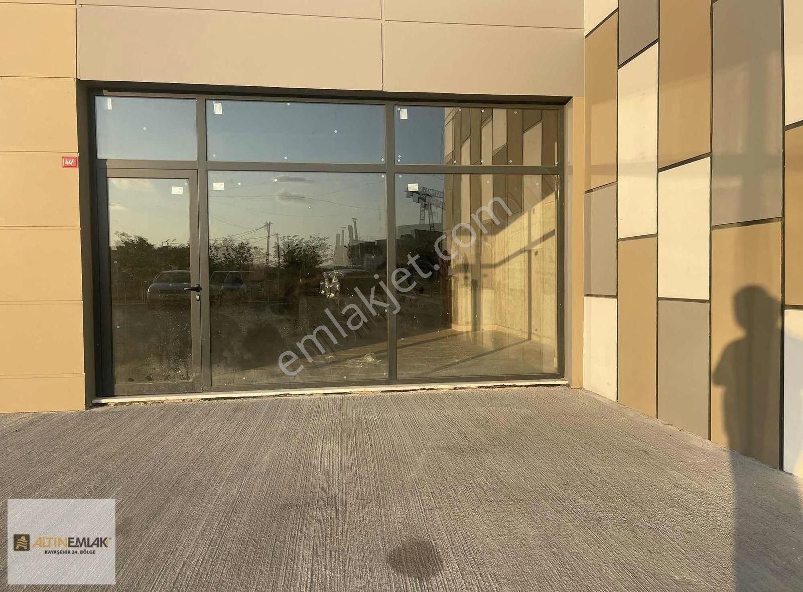 İkitelli De Tır Yanaşır Kiralık İmalat Veya Depo İşyeri - Görsel 28