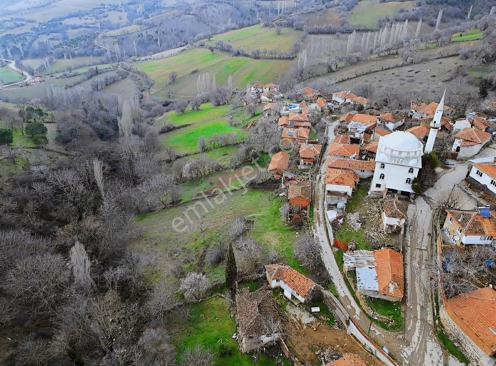 Kepsut'da Köy İçi Uygun Fiyatlı Ev Ve Arsası