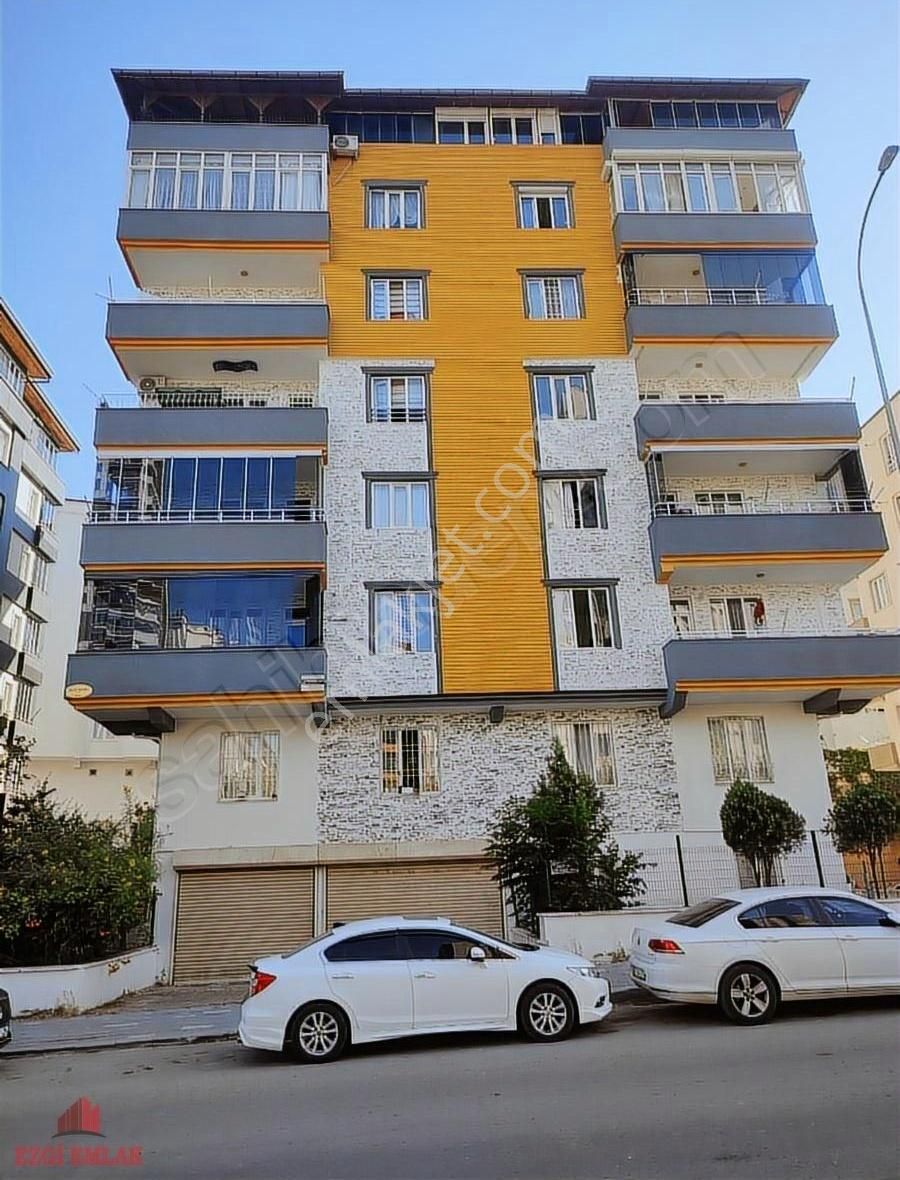 Şehir Gösterende Güzel Konumda Satılık 2+1 Daire