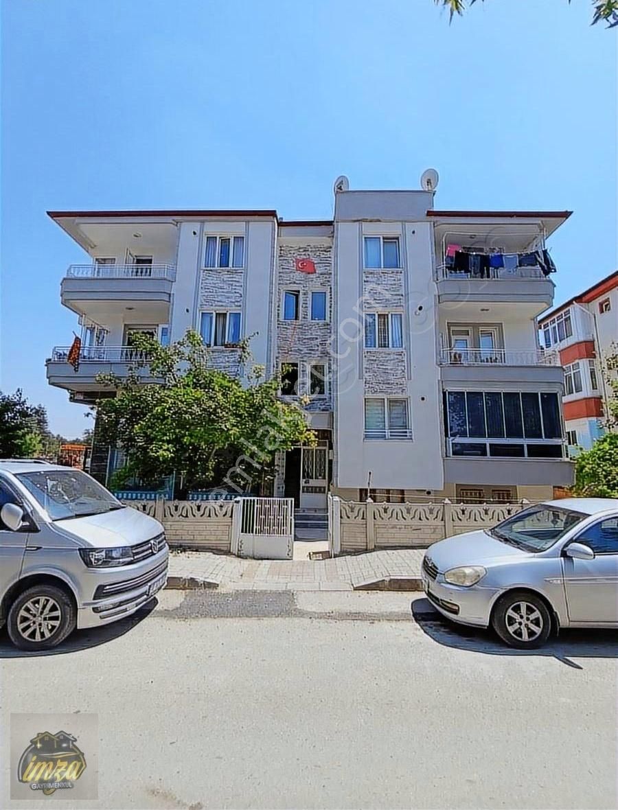 Afyon İmza Emlaktan Eşrefpaşa 2+1