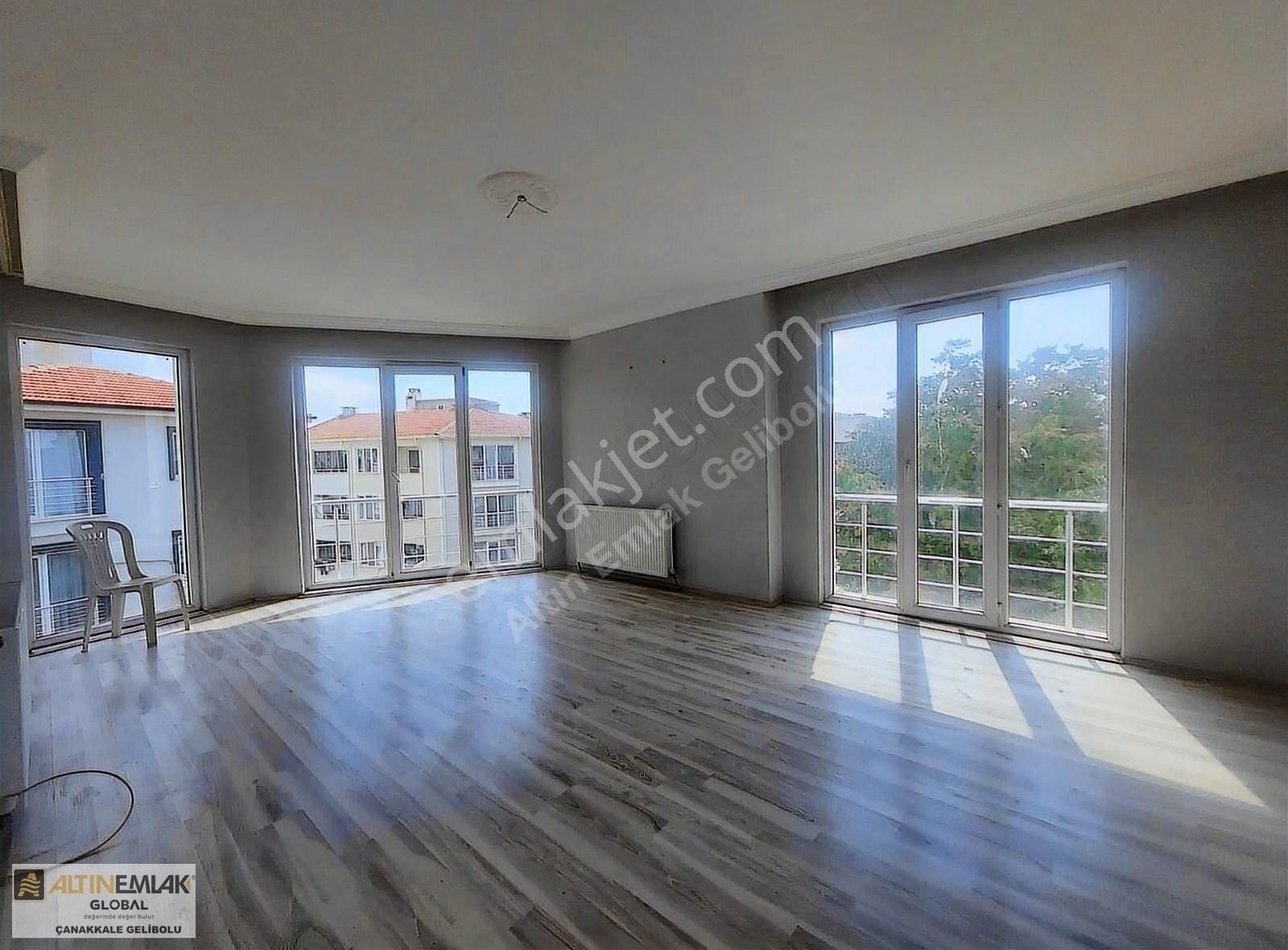 Altın Emlaktan Carsı Merkezde Geniş Kullanımlı 4+1 Dubleks Daire