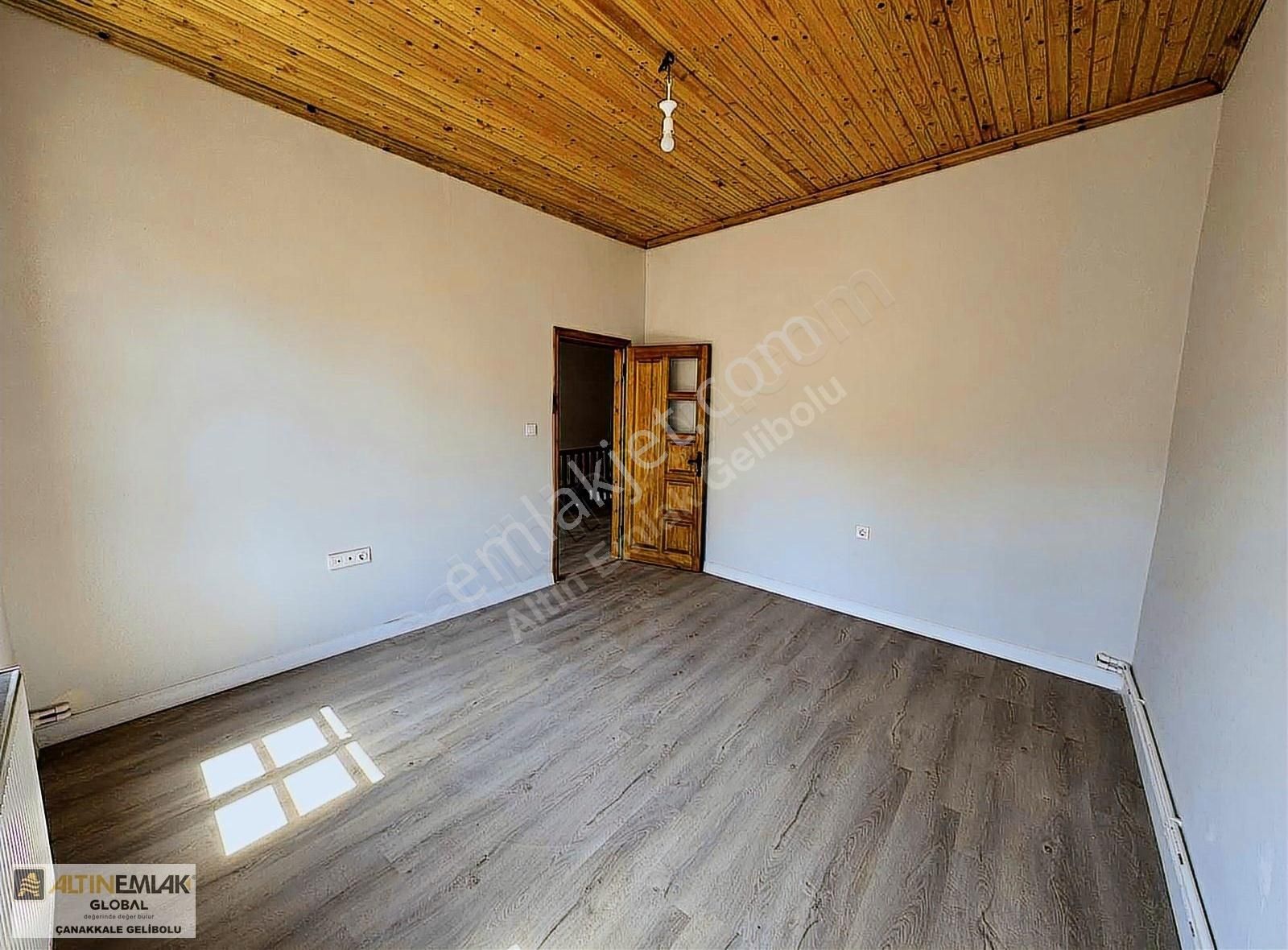 Altın Emlaktan Çarşı Merkezde Satılık Tarih Kokulu Konak - Görsel 12