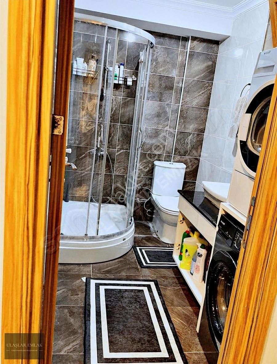 Ulaşlar'dan Merkezi Konumda İskanlı Yeni Bina Satılık Daire.