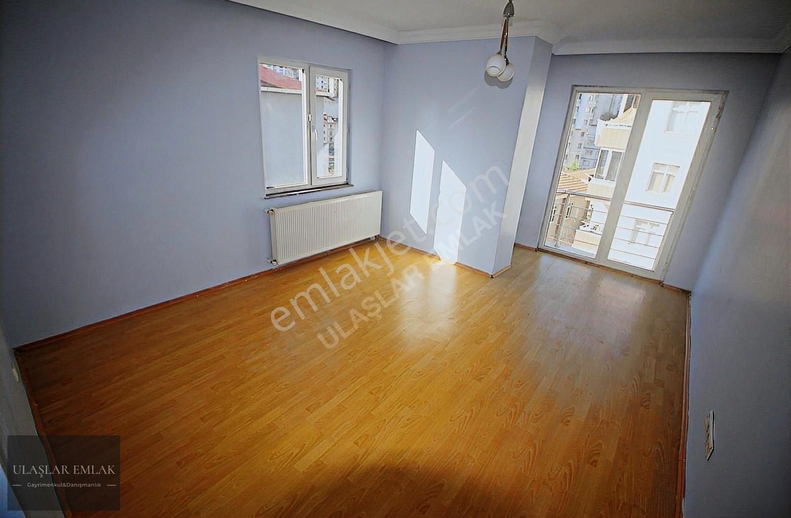 Ümraniye Site Mah. 3+1 135 M2 Kiralık Arakat Balkonlu Daire.