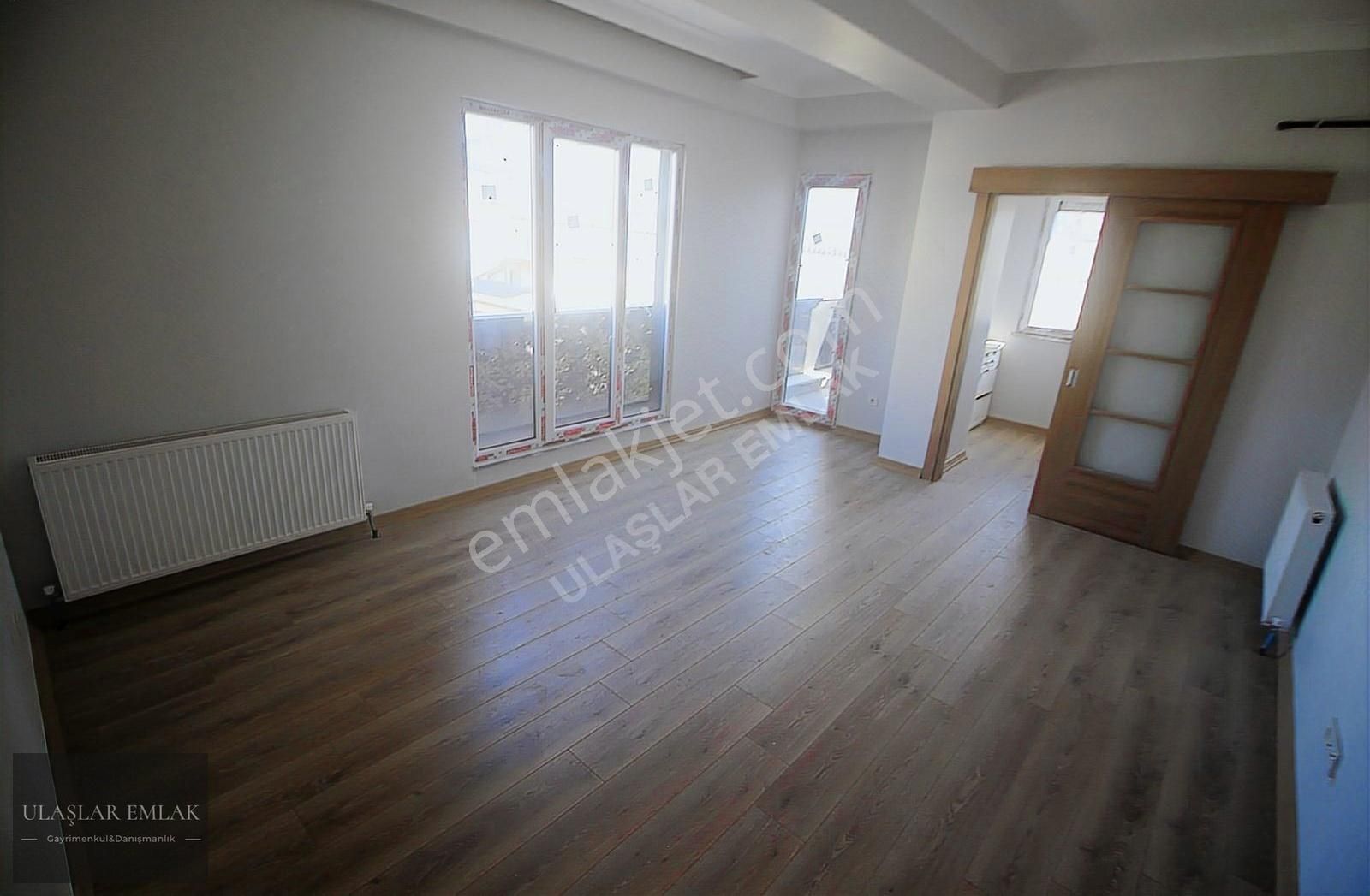 Finans Merkezi Karşısında 2+1 85 M2 Arakat Balkonlu Sıfır Daire.