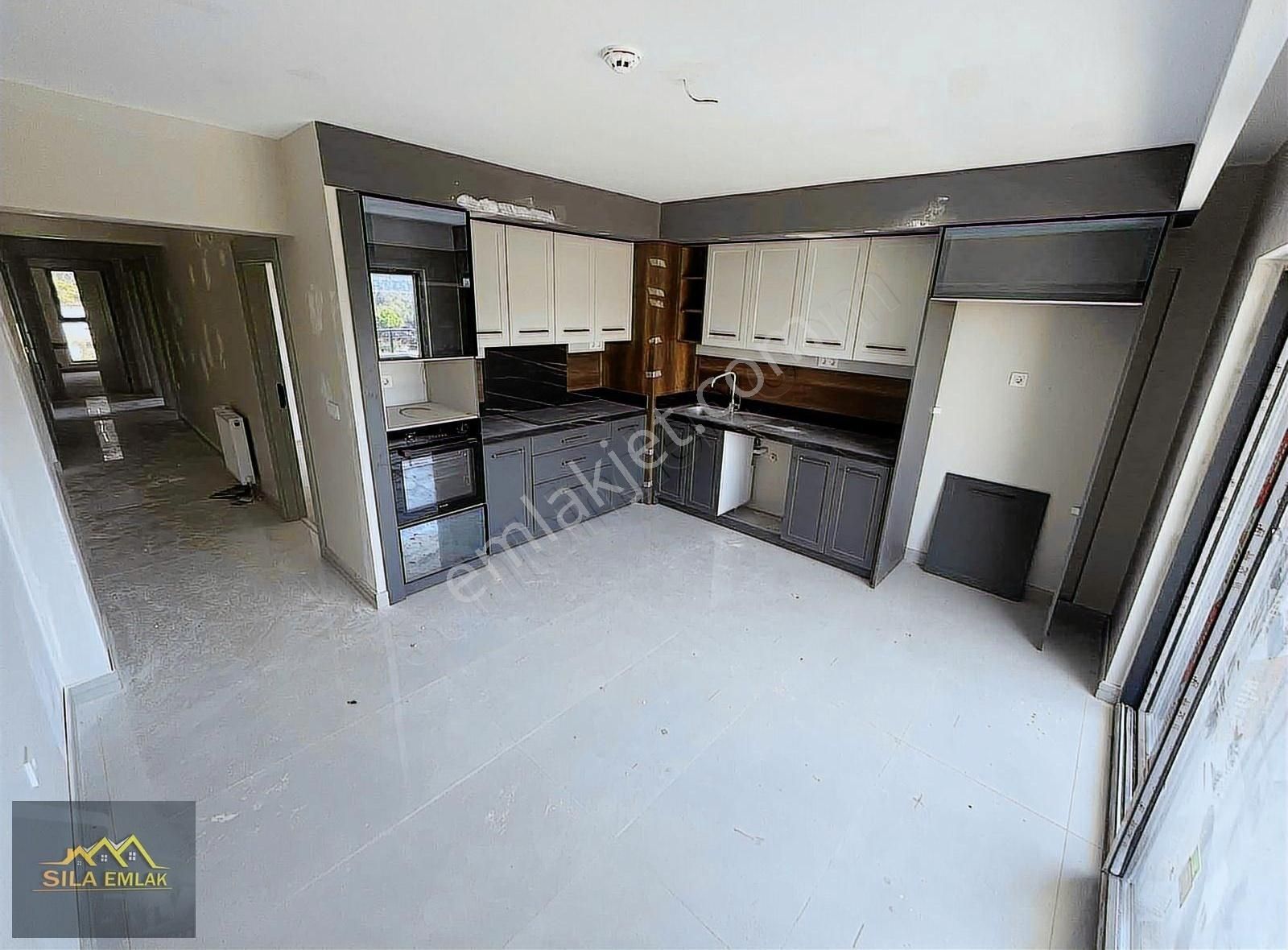 Address Göksu'da Göl Manzaralı 4+1 155m2 Ara Kat Satılık Daire!