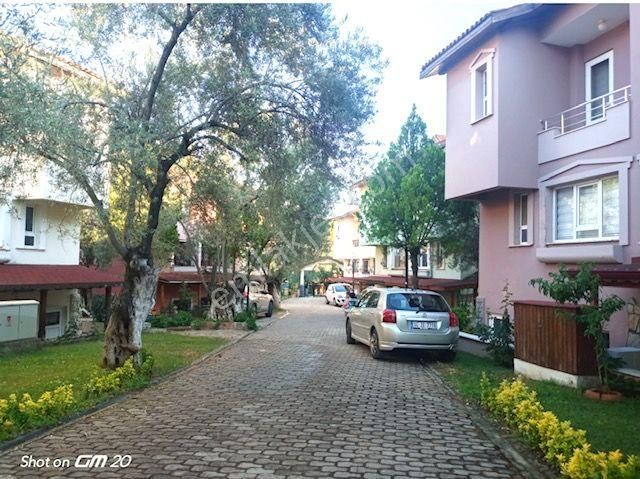 Altınoluk Yüzme Havuzlu Sitede Satılık Tripleks Villa 4+1,165m2. - Görsel 31