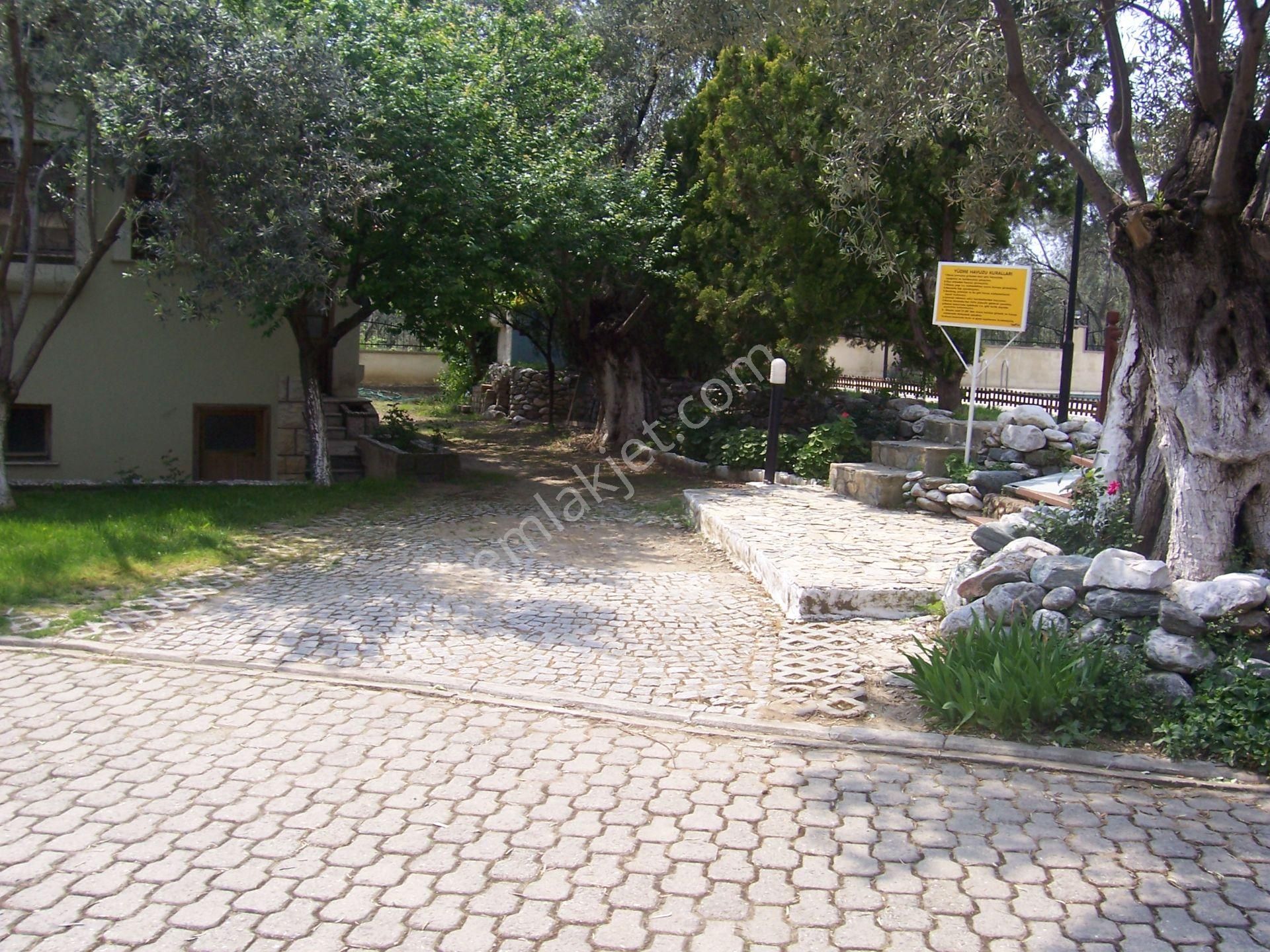 Altınoluk Yüzme Havuzlu Sitede Satılık Tripleks Villa 4+1,165m2. - Görsel 32