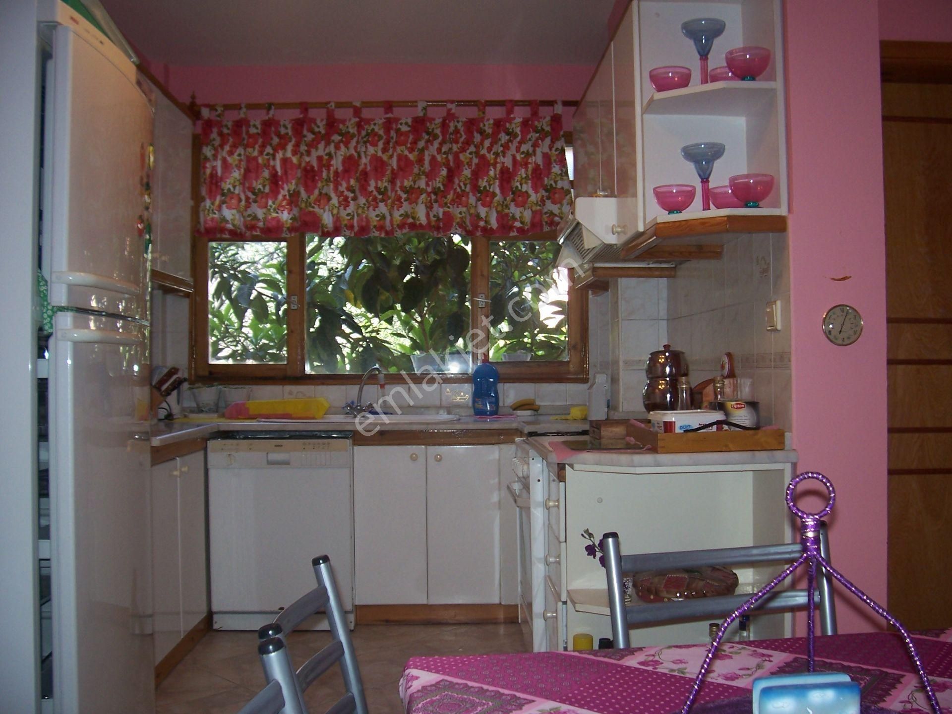 Altınoluk Yüzme Havuzlu Sitede Satılık Tripleks Villa 4+1,165m2. - Görsel 8