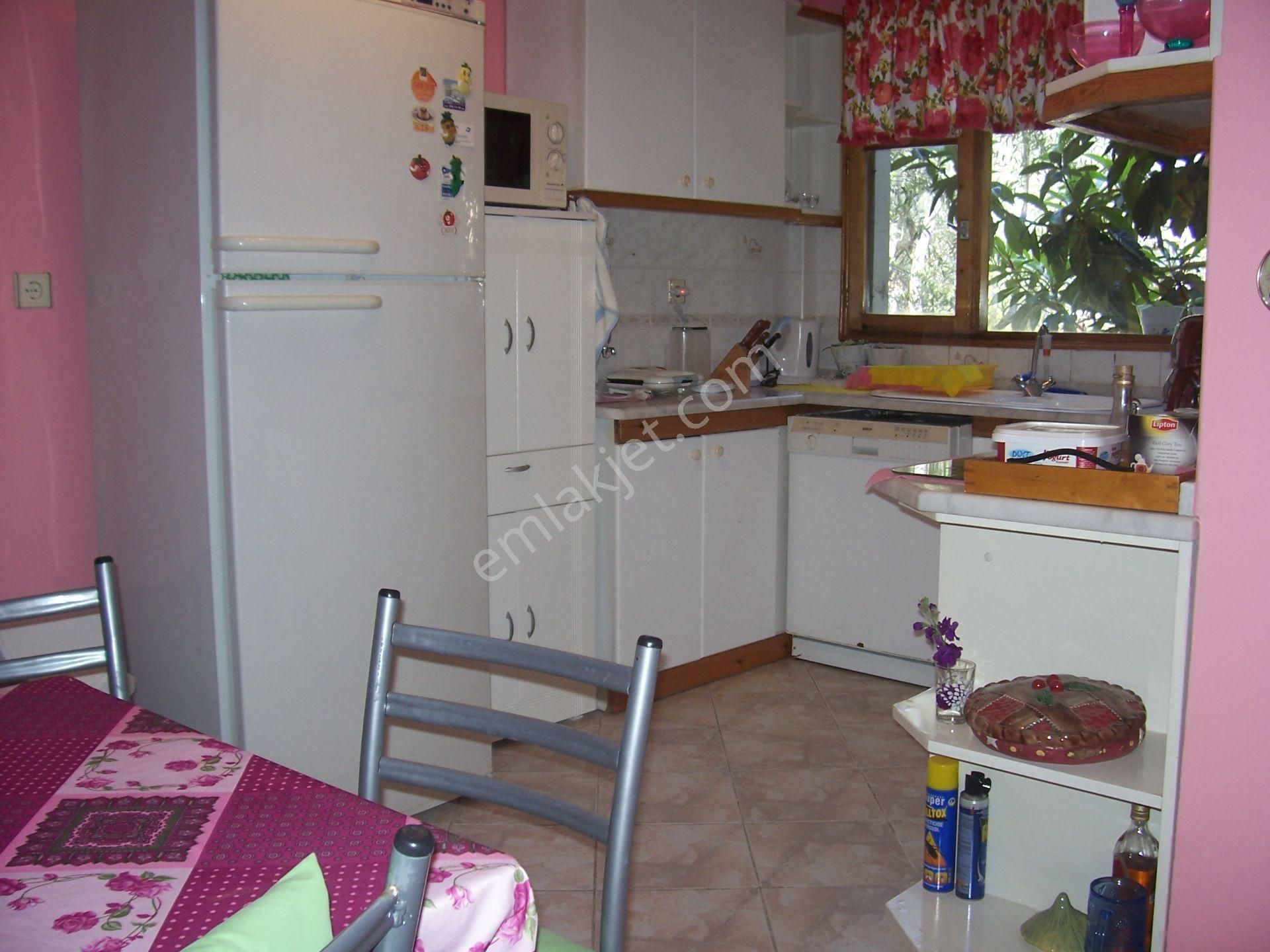 Altınoluk Yüzme Havuzlu Sitede Satılık Tripleks Villa 4+1,165m2. - Görsel 7