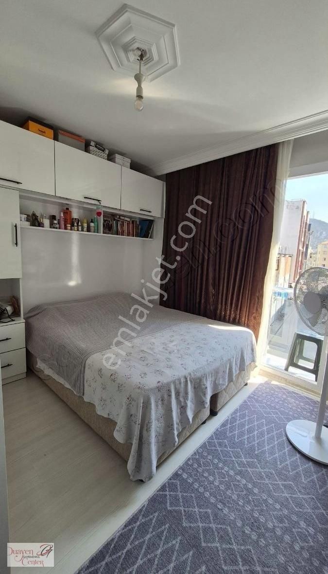 Kuşadası Merkezi Konumlu Ara Kat 2+1,fırsat Daire.acil Satılık.