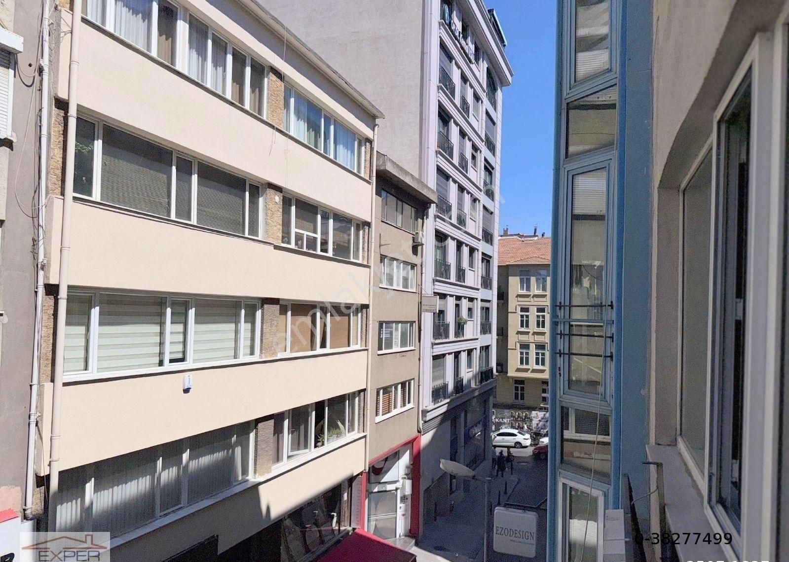 Valikonağı Caddesi'ne 4.bina Konumunda, 2.katta 70m2 Daire - Görsel 21