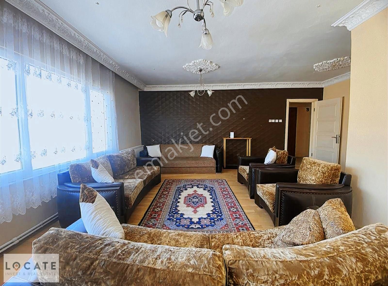 Locateden Göztepe Stadı Karsısında Kiralık Daire