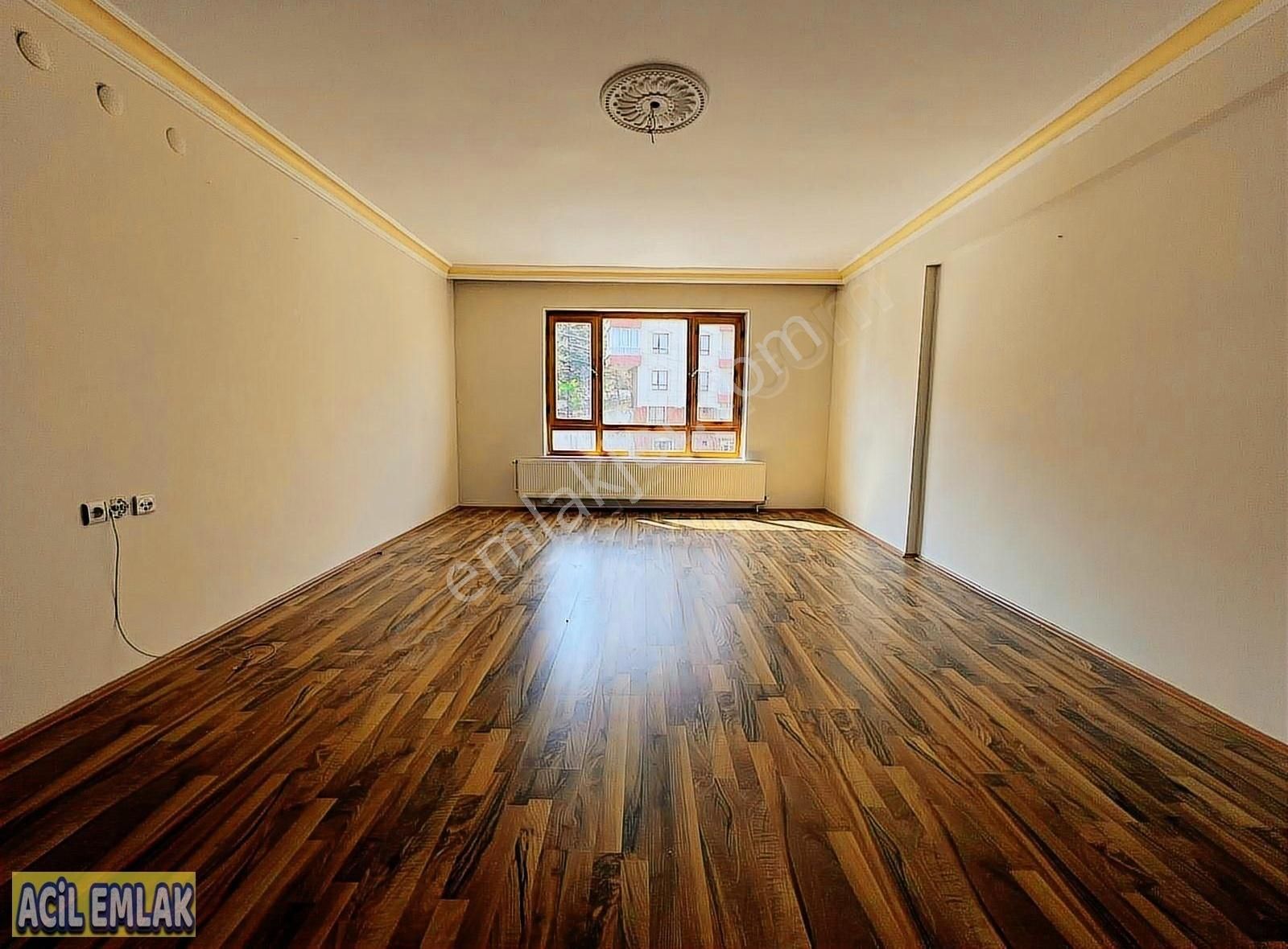 Ufuktepe Pazar Yanında Geniş Balkonlu Ön Cephe Kiralık Daire