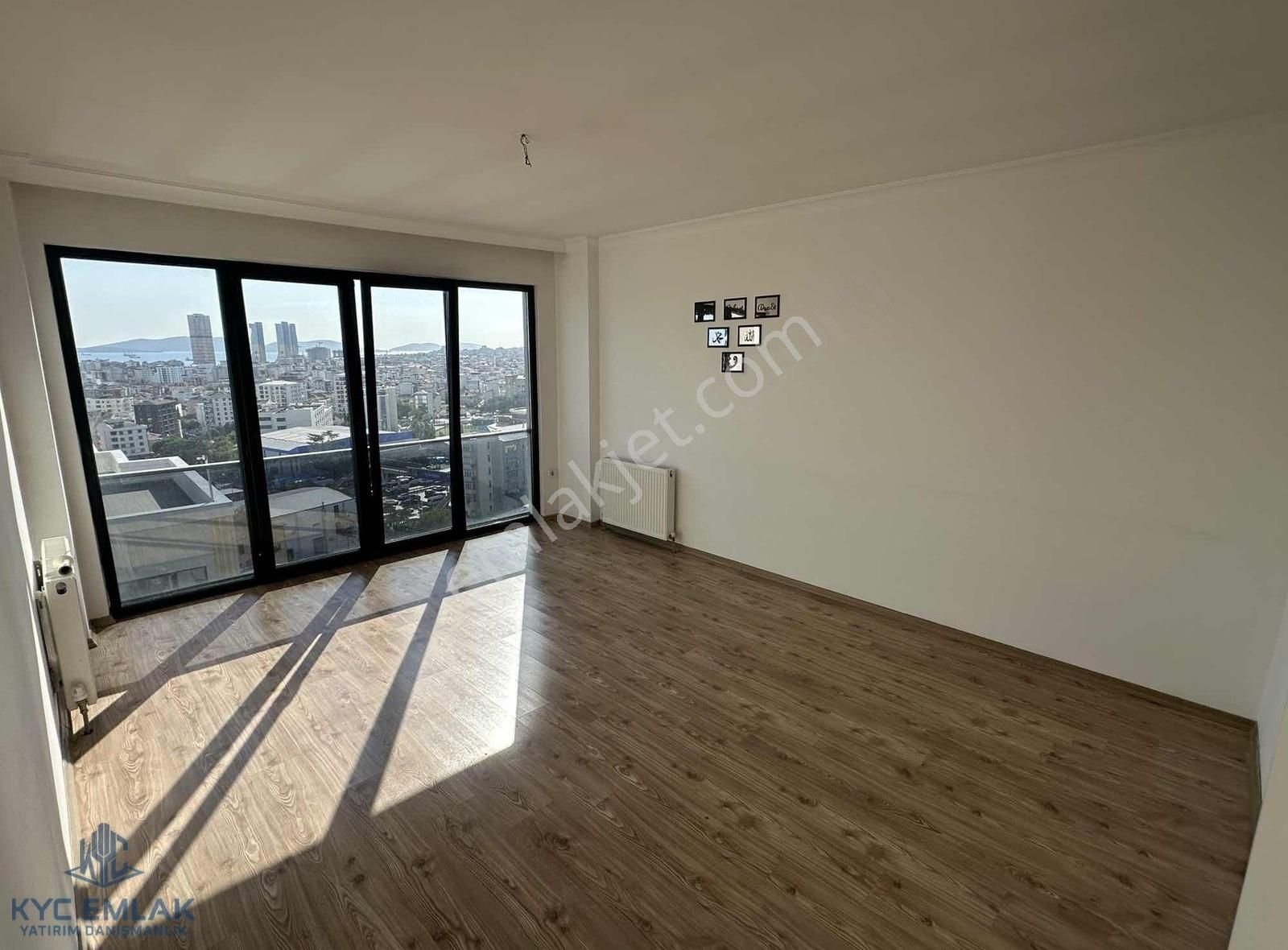 Kyc'den Metroya Yakın Adalar Manzaralı Önü Açık Kiralık 2+1