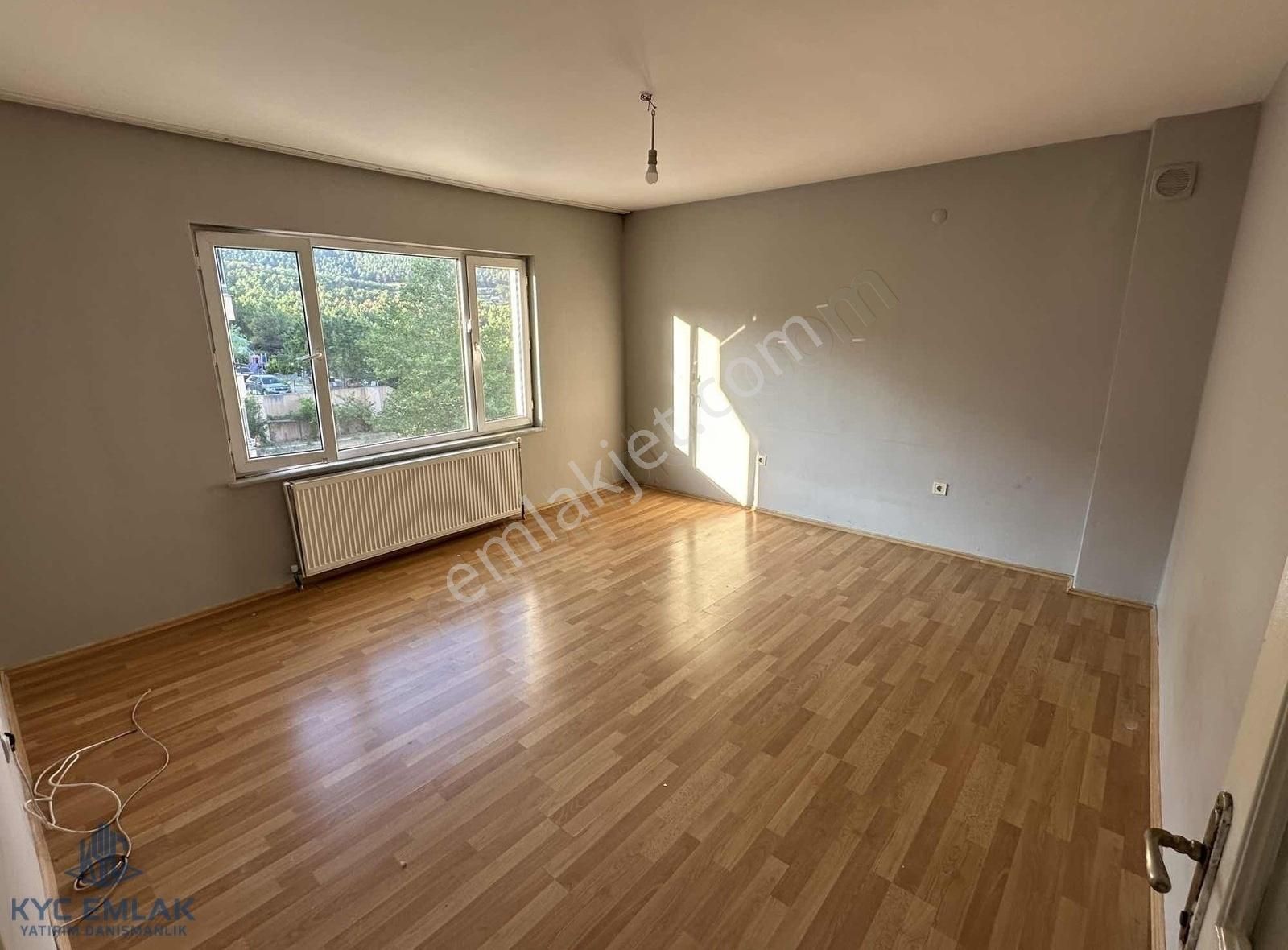 Kyc'den Pendik Te Kiralık Orman Manzaralı Havadar Otoparklı 2+1