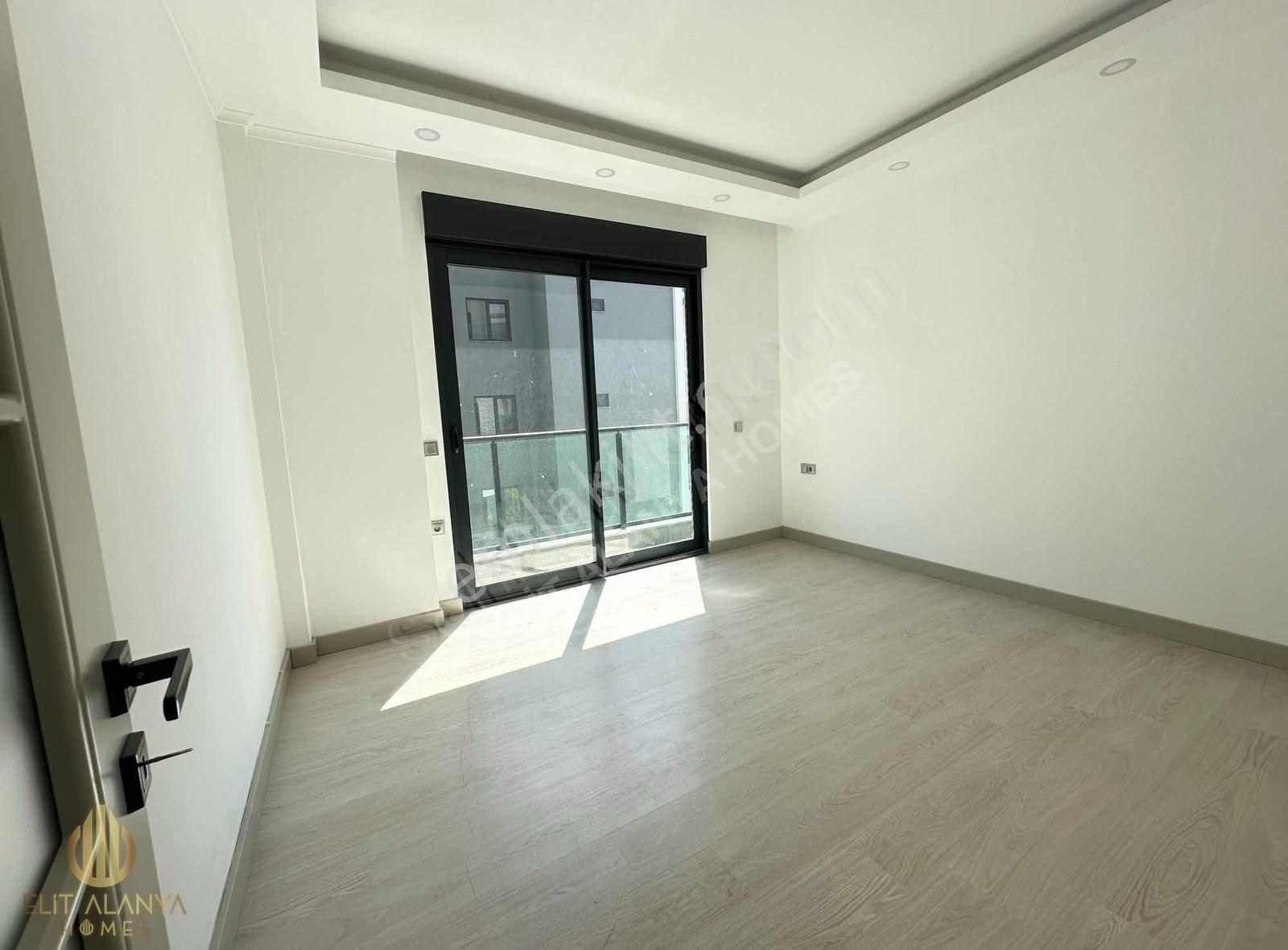 Kiralık Ayrı Mutfak Geniş Ferah Önü Açık Daire