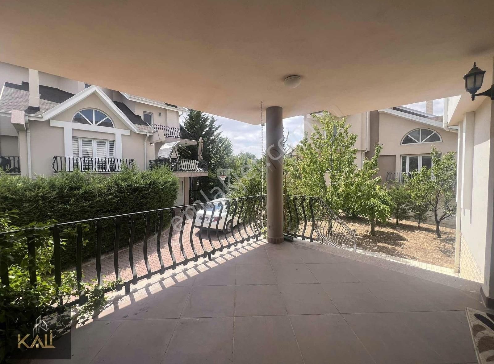 Parlementerler 1 Sitesi'nde Satılık 7+2 Lüks Villa Kali A.ş