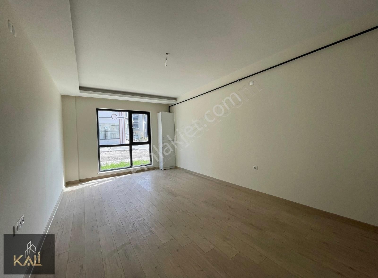 İncek Merkezde Bulvara Yakın Kiralık 1+1 Daire Kali A.ş.