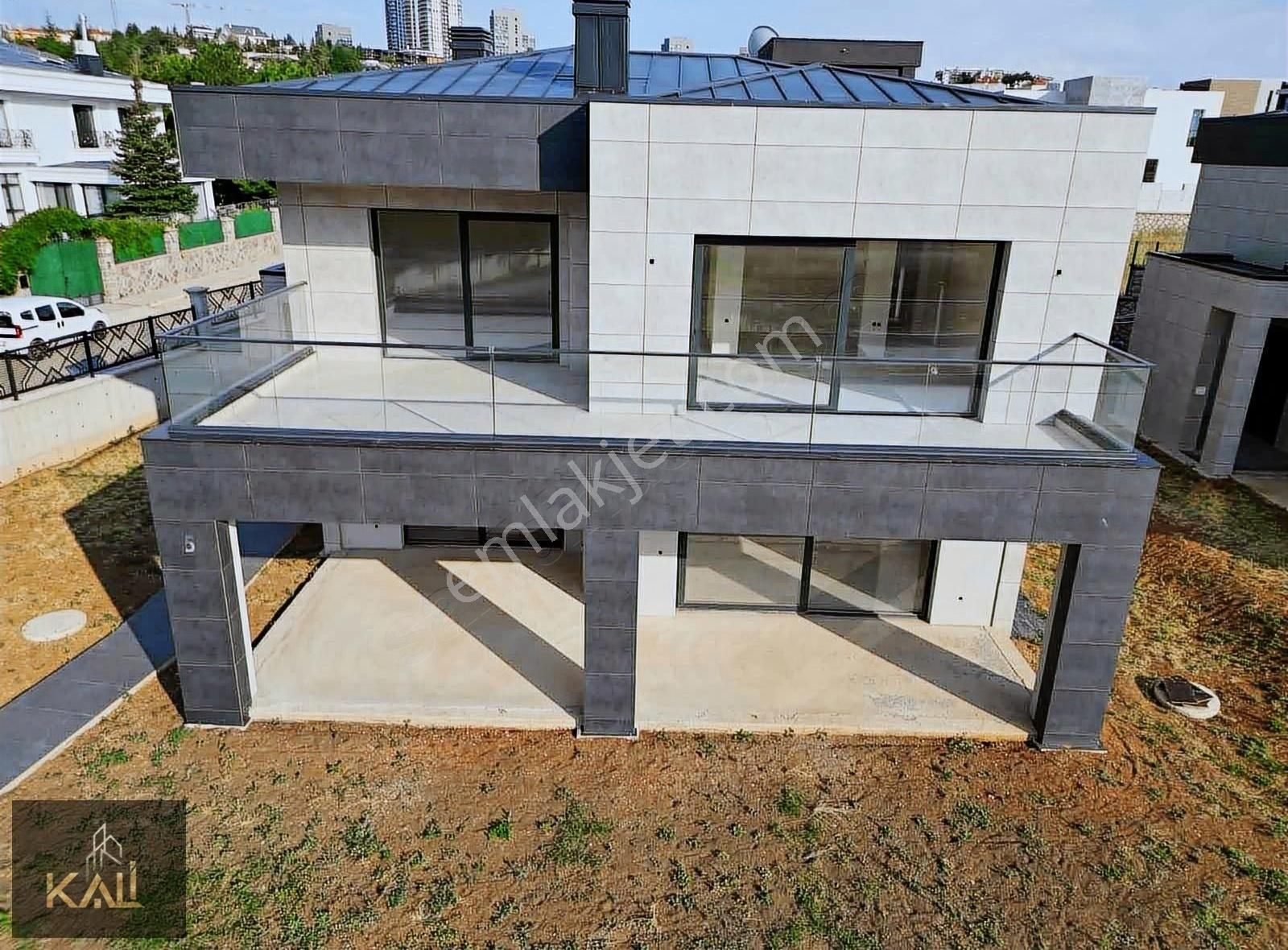 İncek Cs Agon Villarında Satılık İskanlı 8+1 Villa Kali A.ş.