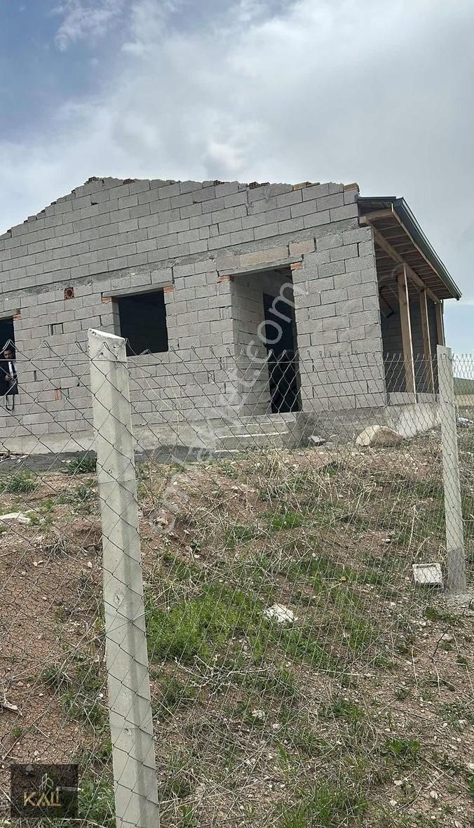Beynam'da Satılık Tapulu 450m2 Natamam Takaslı 2+1bahçe Kali A.ş