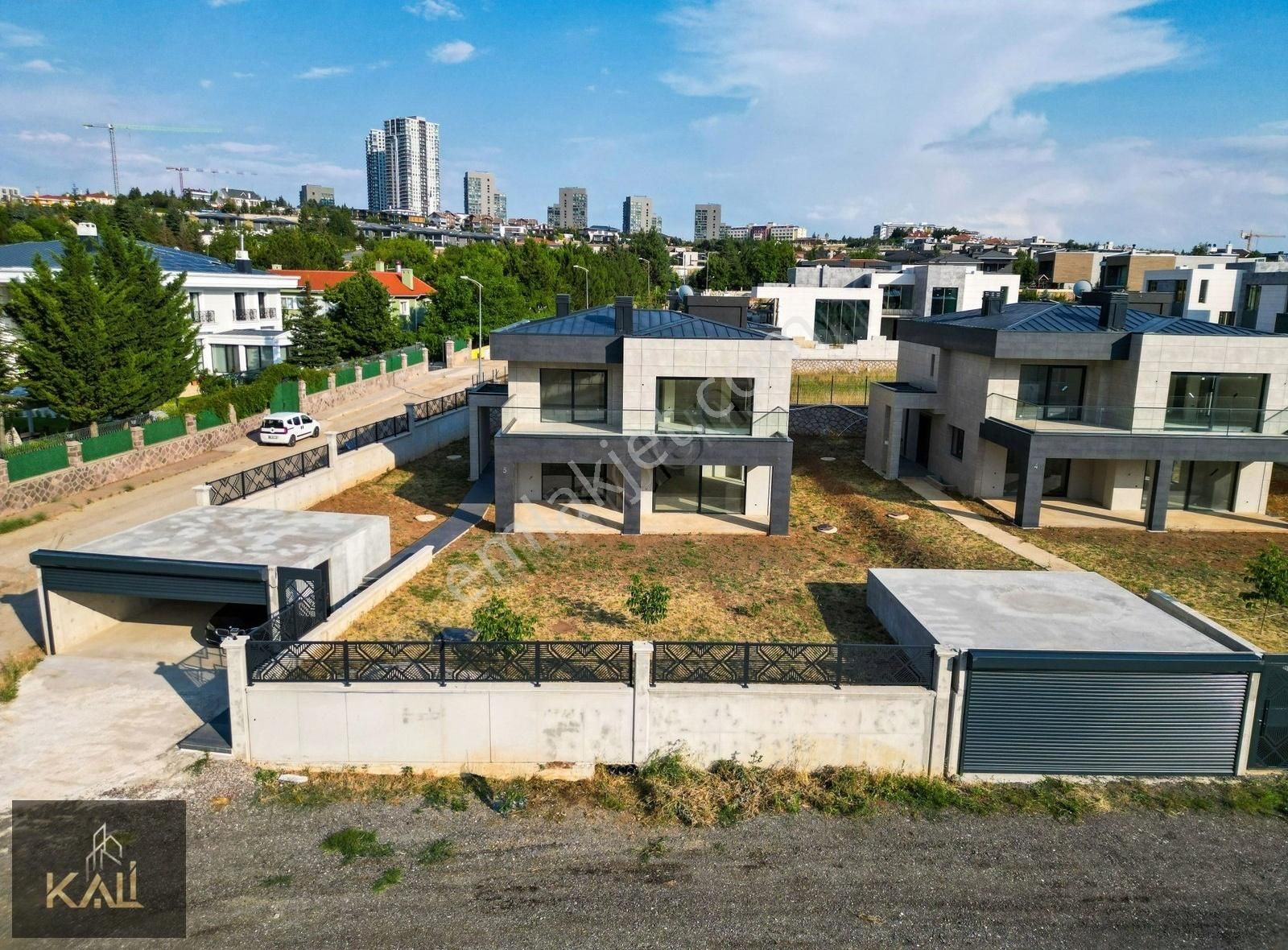 İncek Bulvarı Merkezi Konumda İskanlı Sıfır Villa Kali A.ş