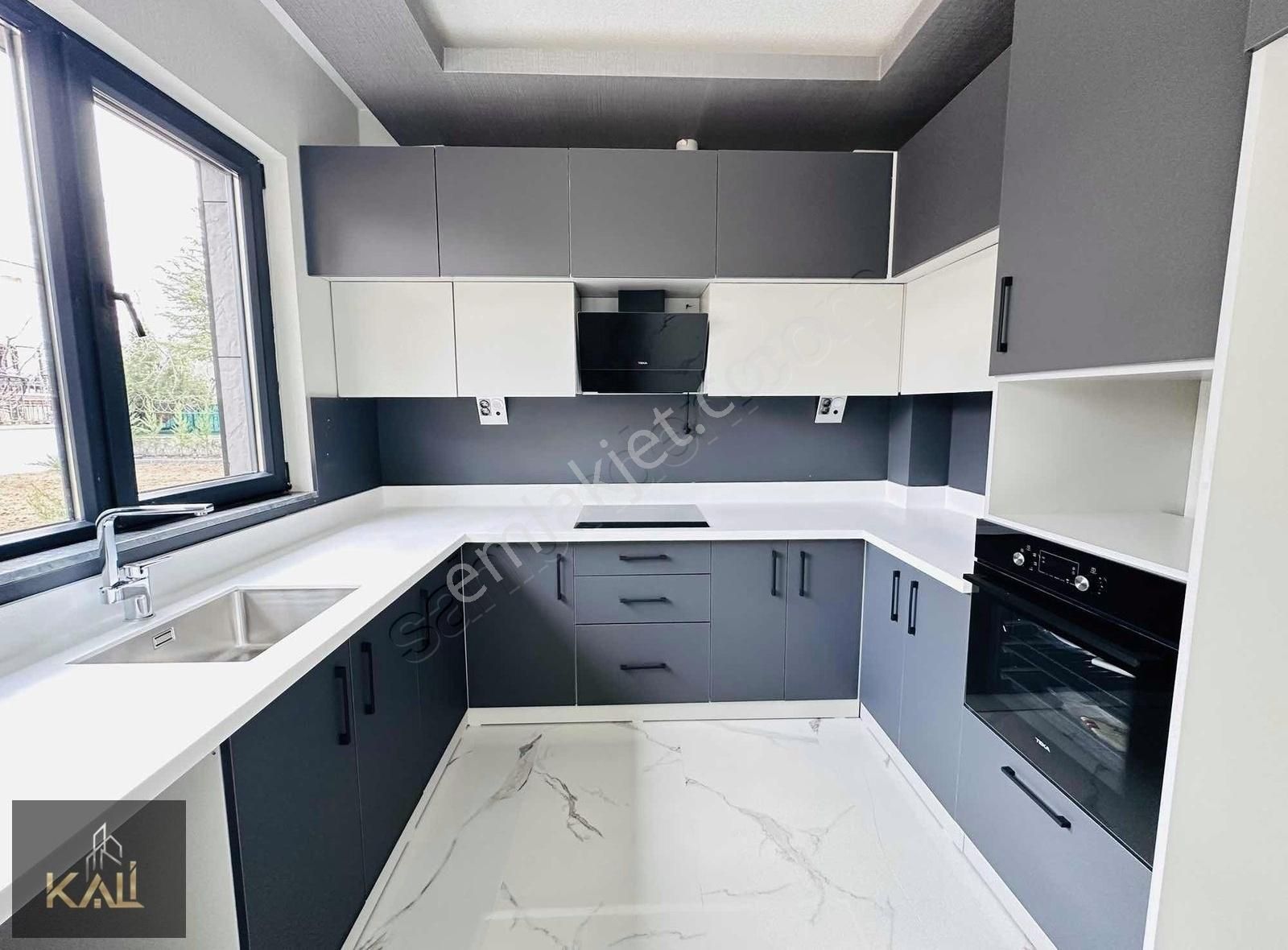 İncek Tek Yapı Sitesi İçerisinde 6+1 Sıfır Villa Kali A.ş