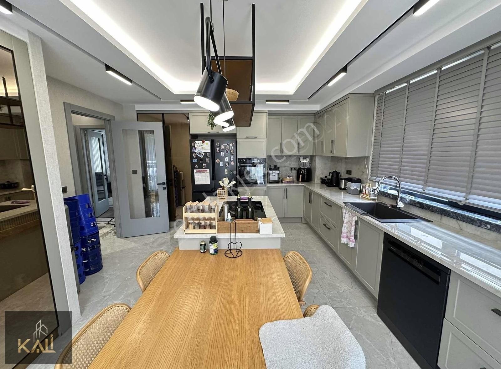 İncek Bulvarı Yakını Özel Tasarım 5+2 Villa Kali A.ş