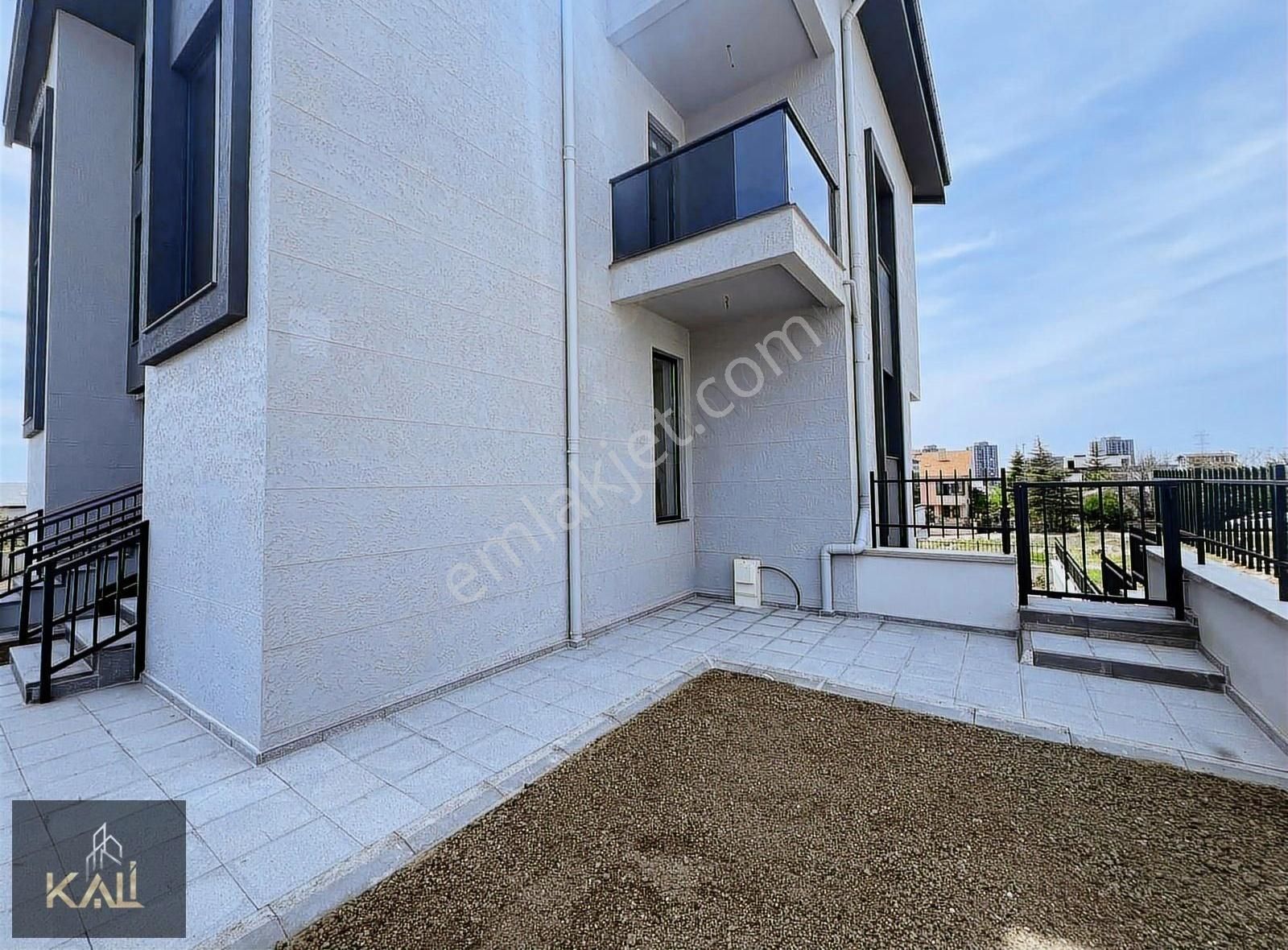 Ahlatlıbel'de Lüks 5+2 Sıfır Geniş İkiz Villa Kali A.ş